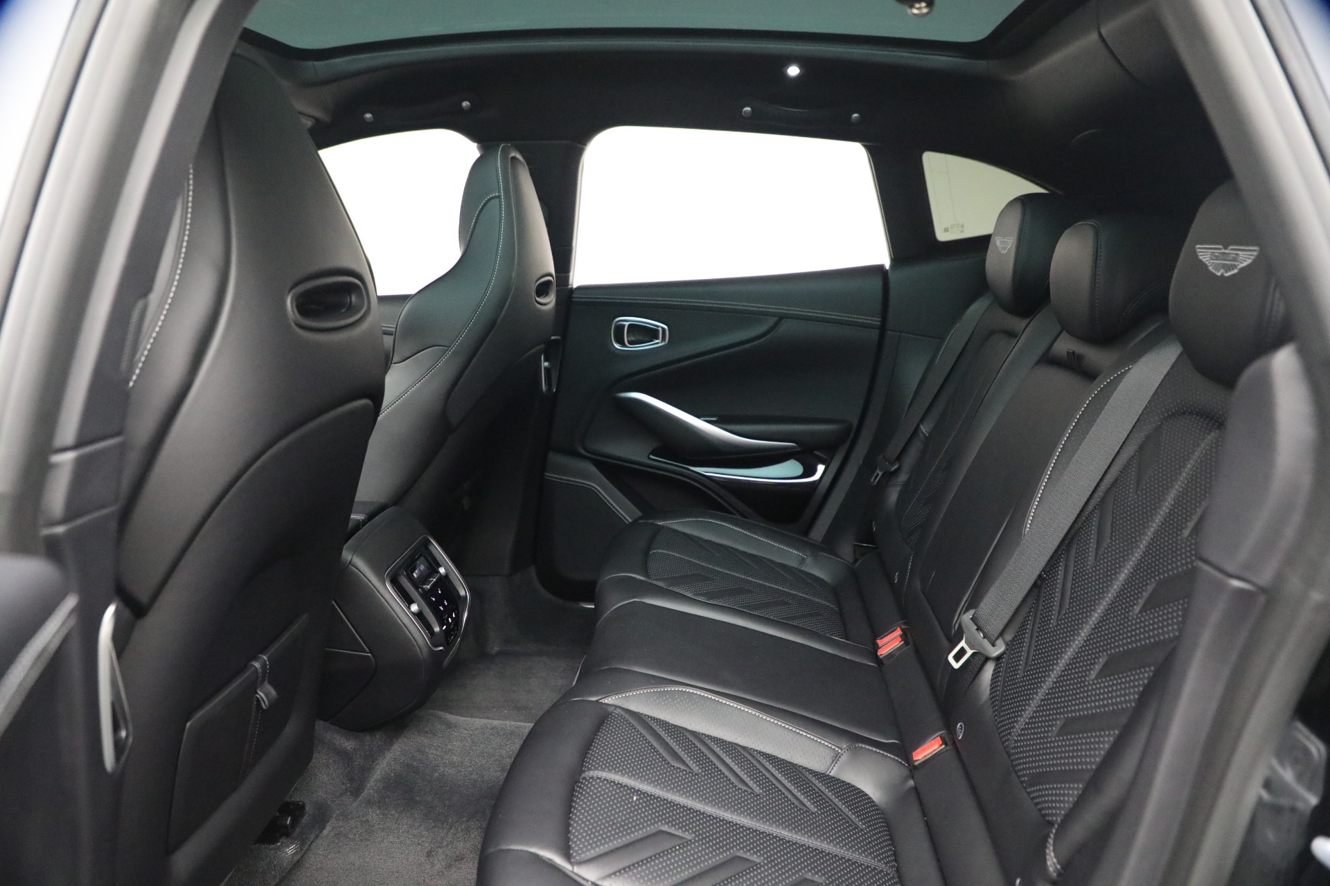 New-2026-Aston-Martin-DBX-S