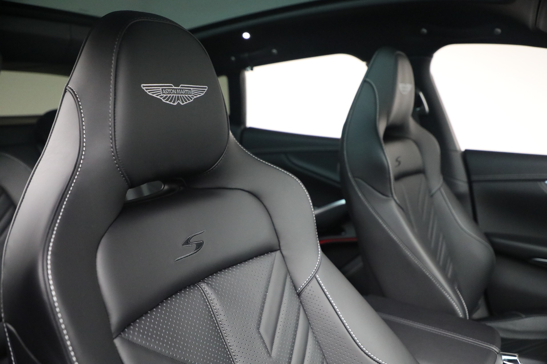 New-2026-Aston-Martin-DBX-S