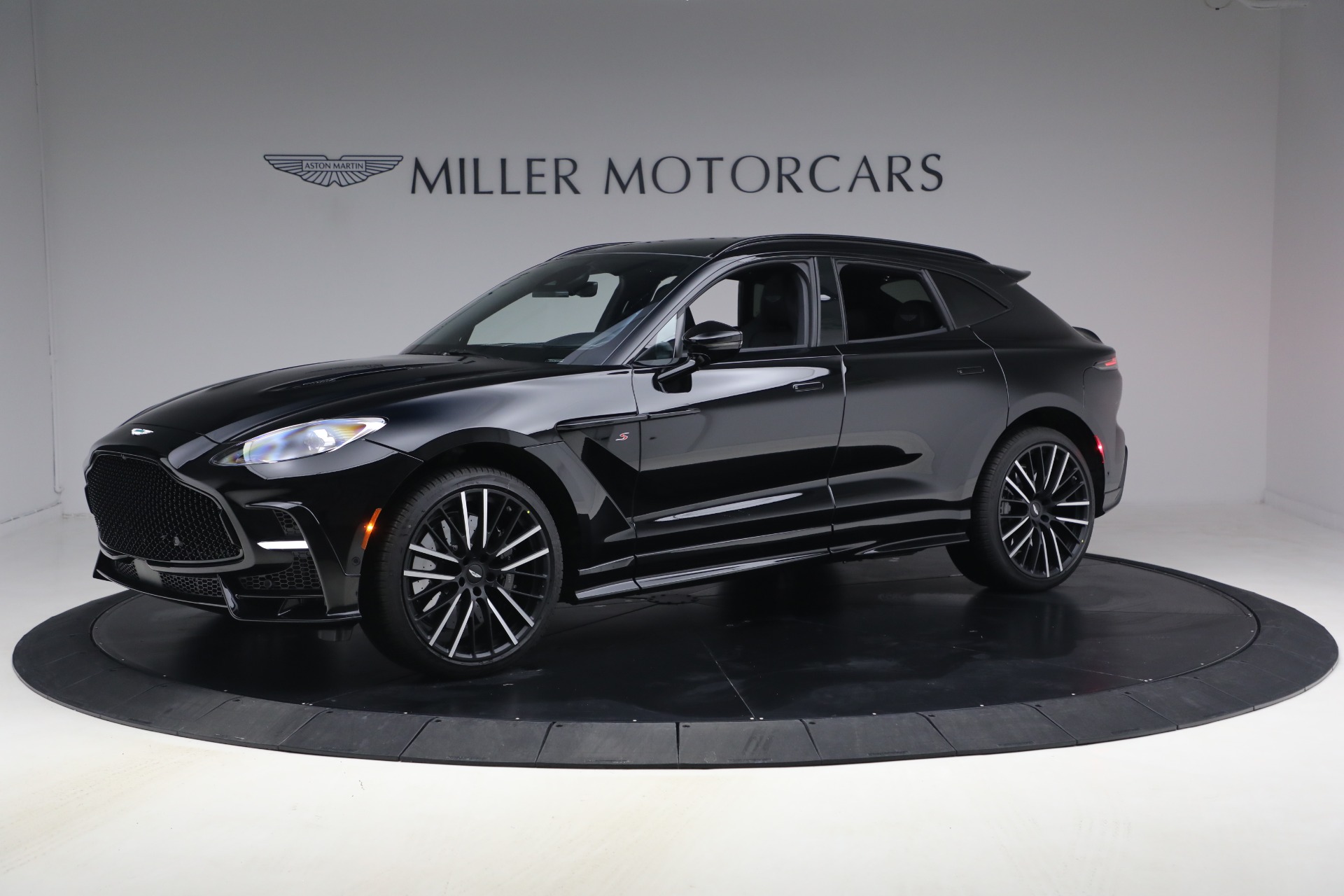 New-2026-Aston-Martin-DBX-S