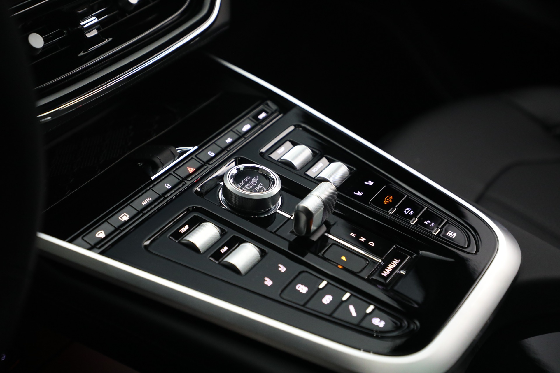 New-2026-Aston-Martin-DBX-S