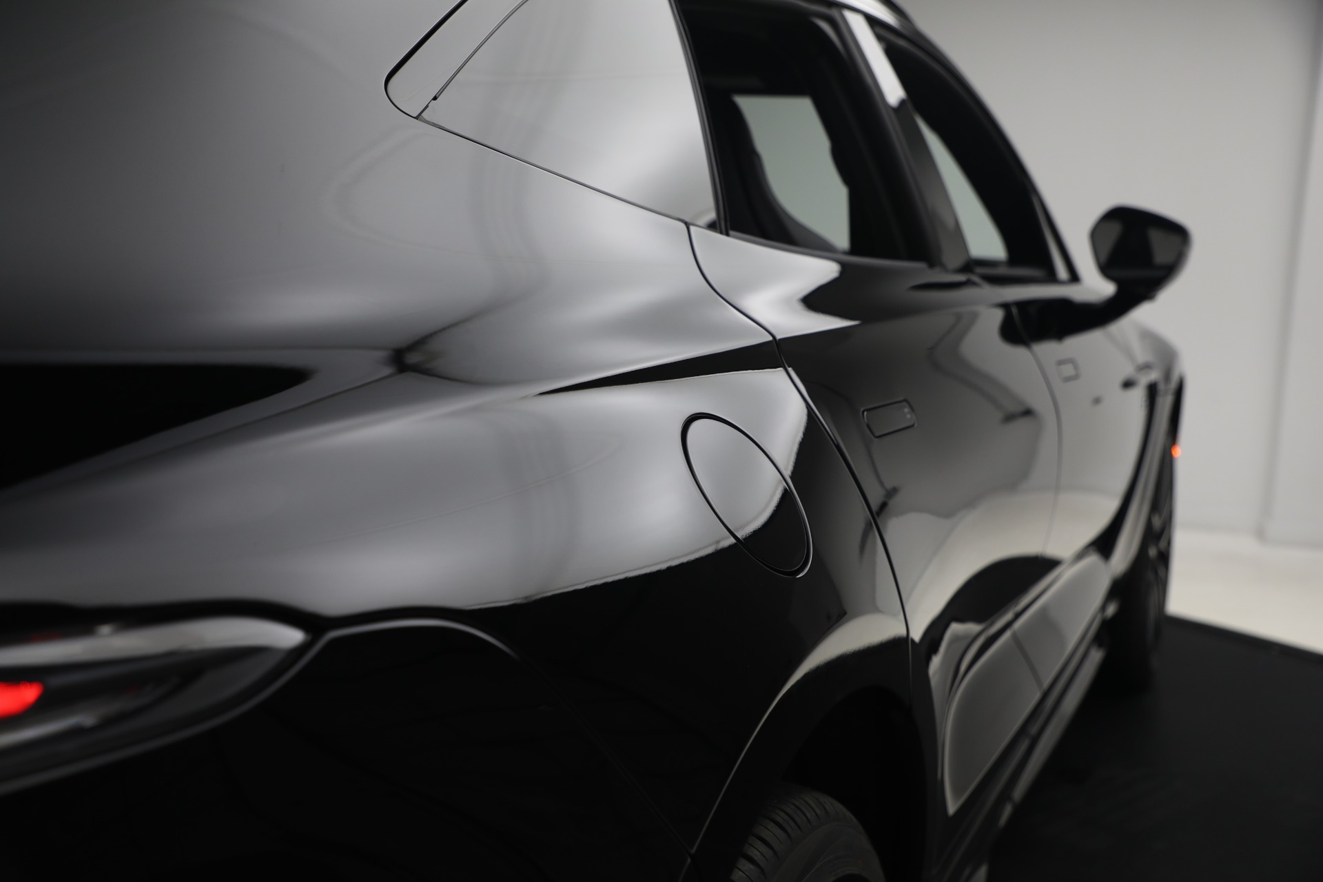 New-2026-Aston-Martin-DBX-S