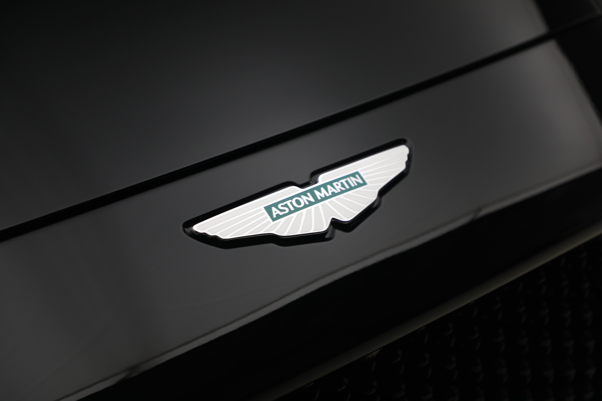 New-2026-Aston-Martin-DBX-S