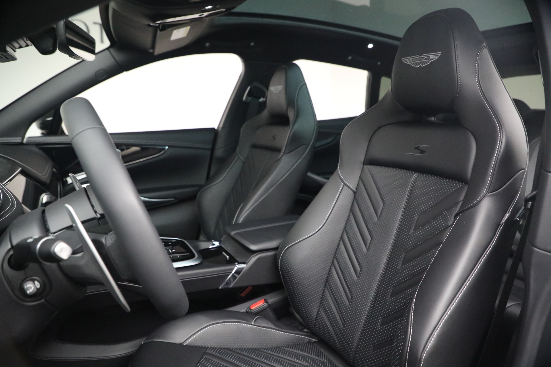 New-2026-Aston-Martin-DBX-S
