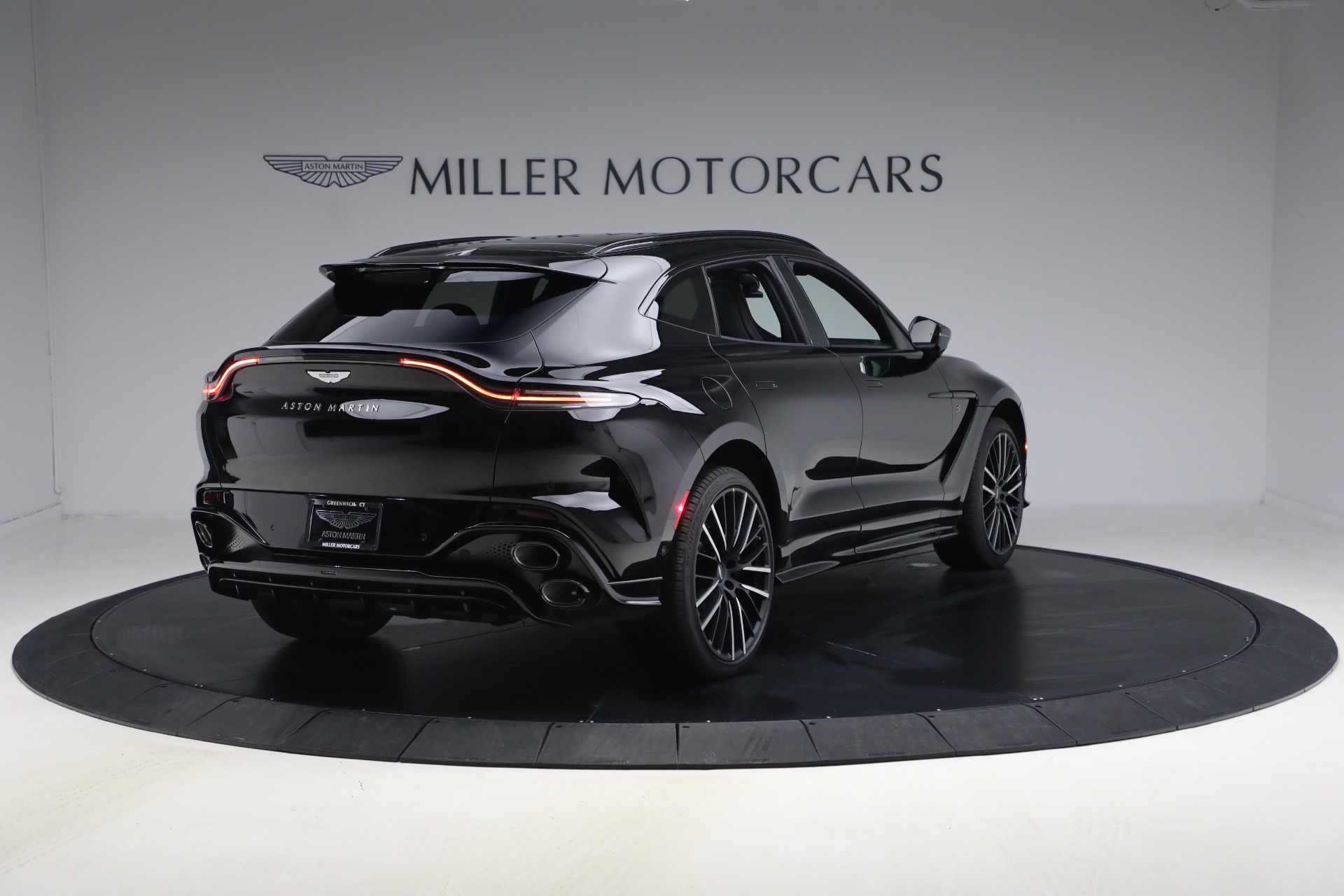 New-2026-Aston-Martin-DBX-S