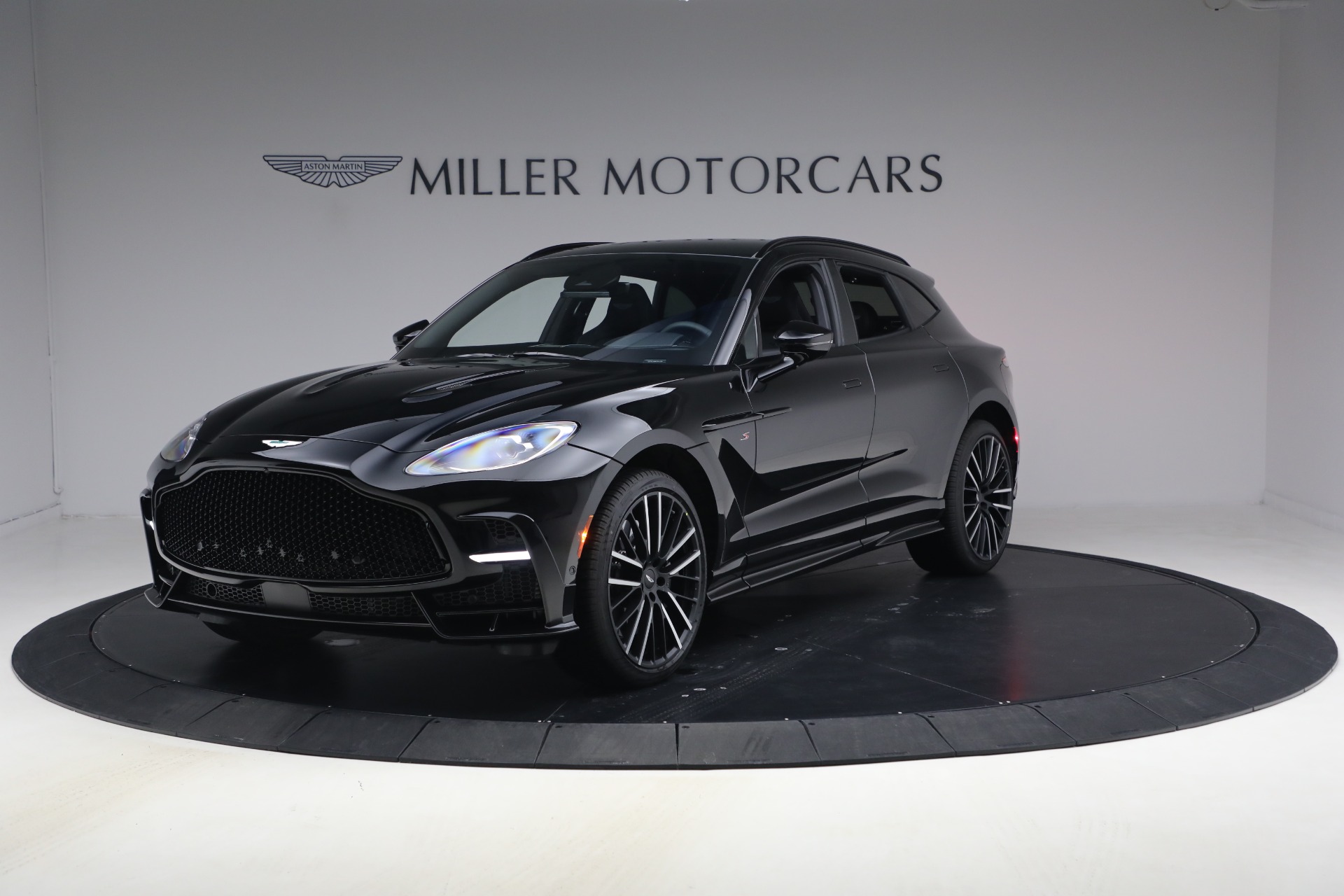 New-2026-Aston-Martin-DBX-S