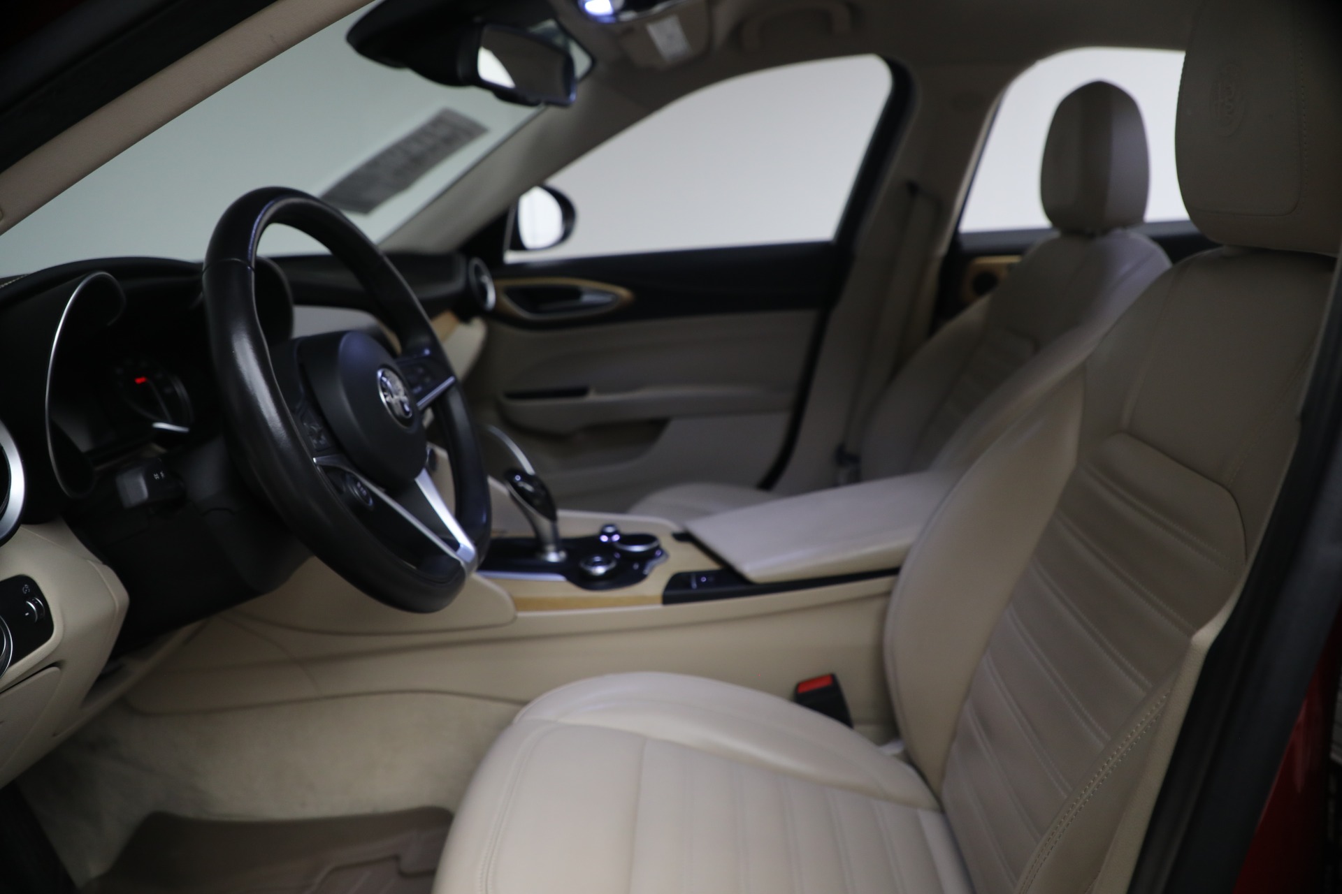 Used-2017-Alfa-Romeo-Giulia-Ti