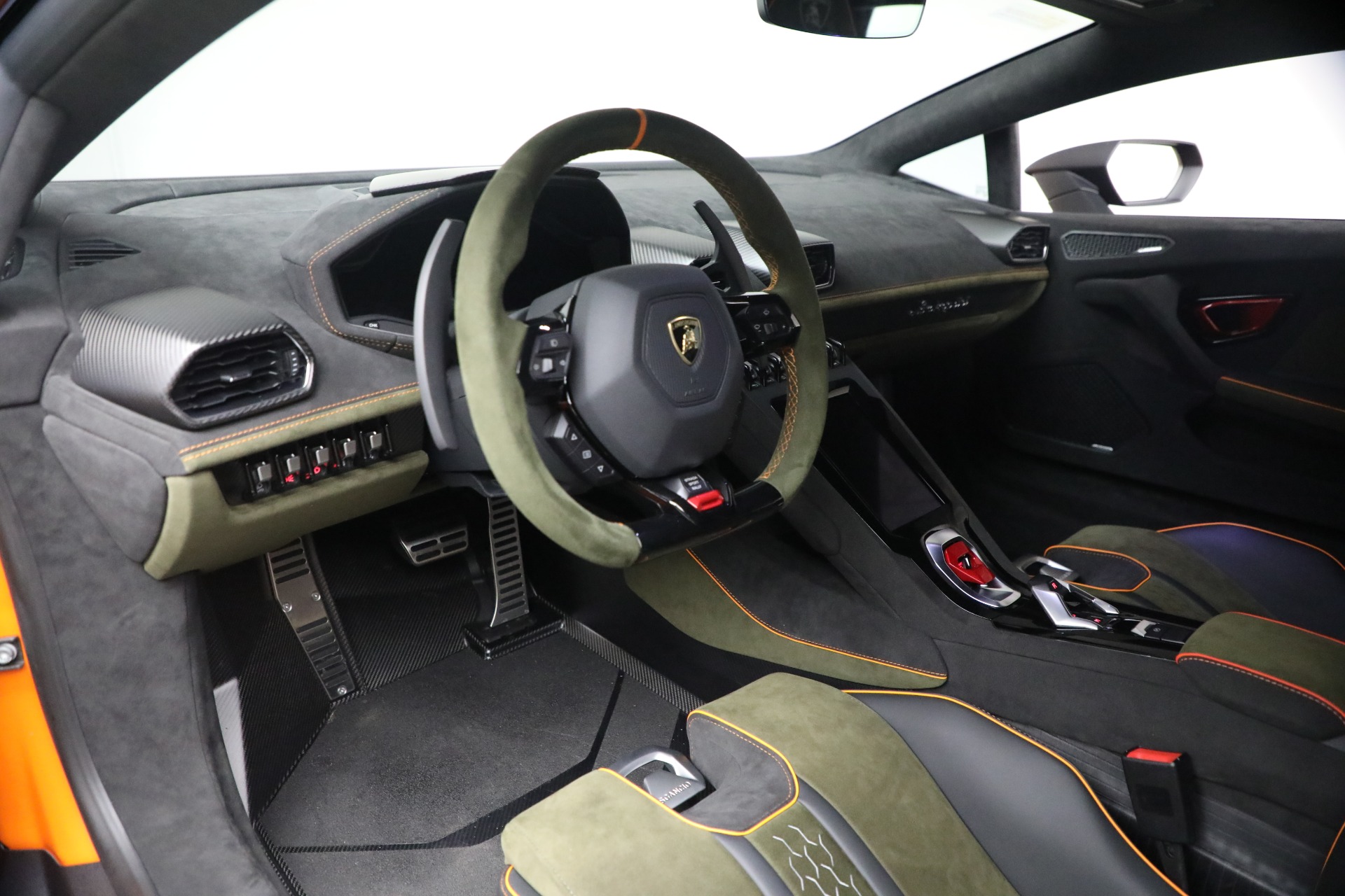 Used-2024-Lamborghini-Huracan-Sterrato