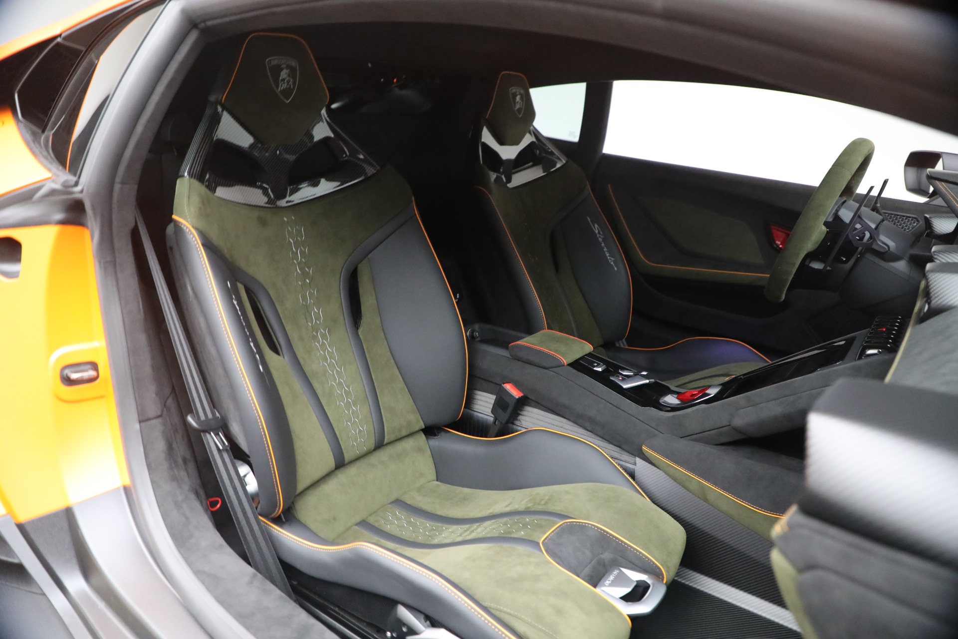 Used-2024-Lamborghini-Huracan-Sterrato