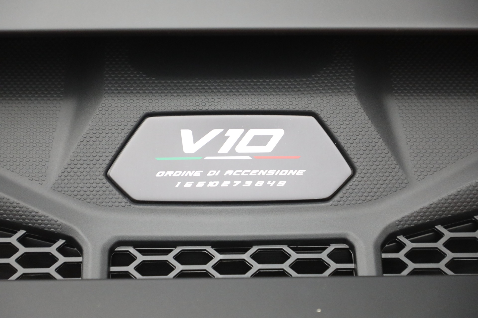 Used-2024-Lamborghini-Huracan-Sterrato