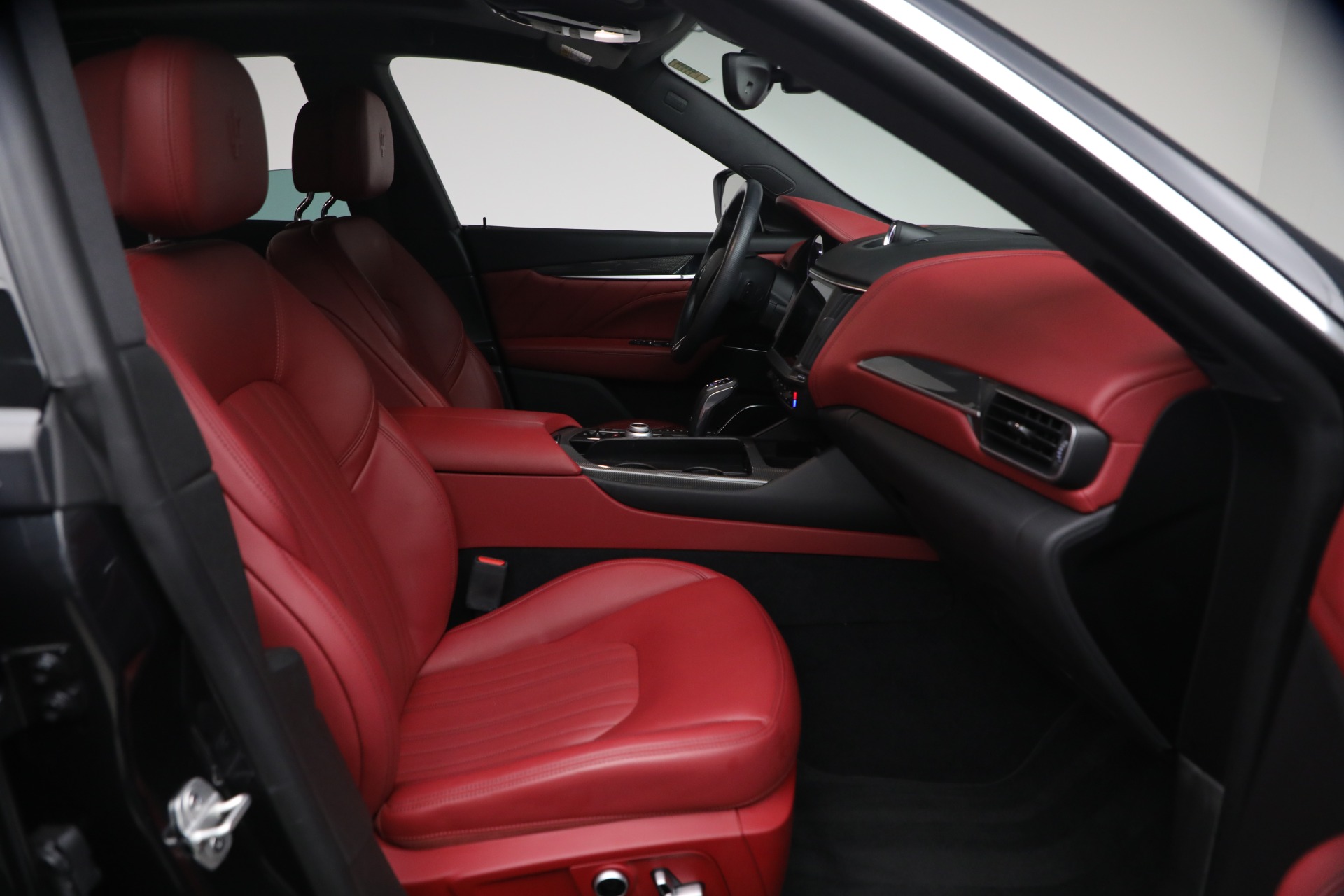 Used-2023-Maserati-Levante-GT