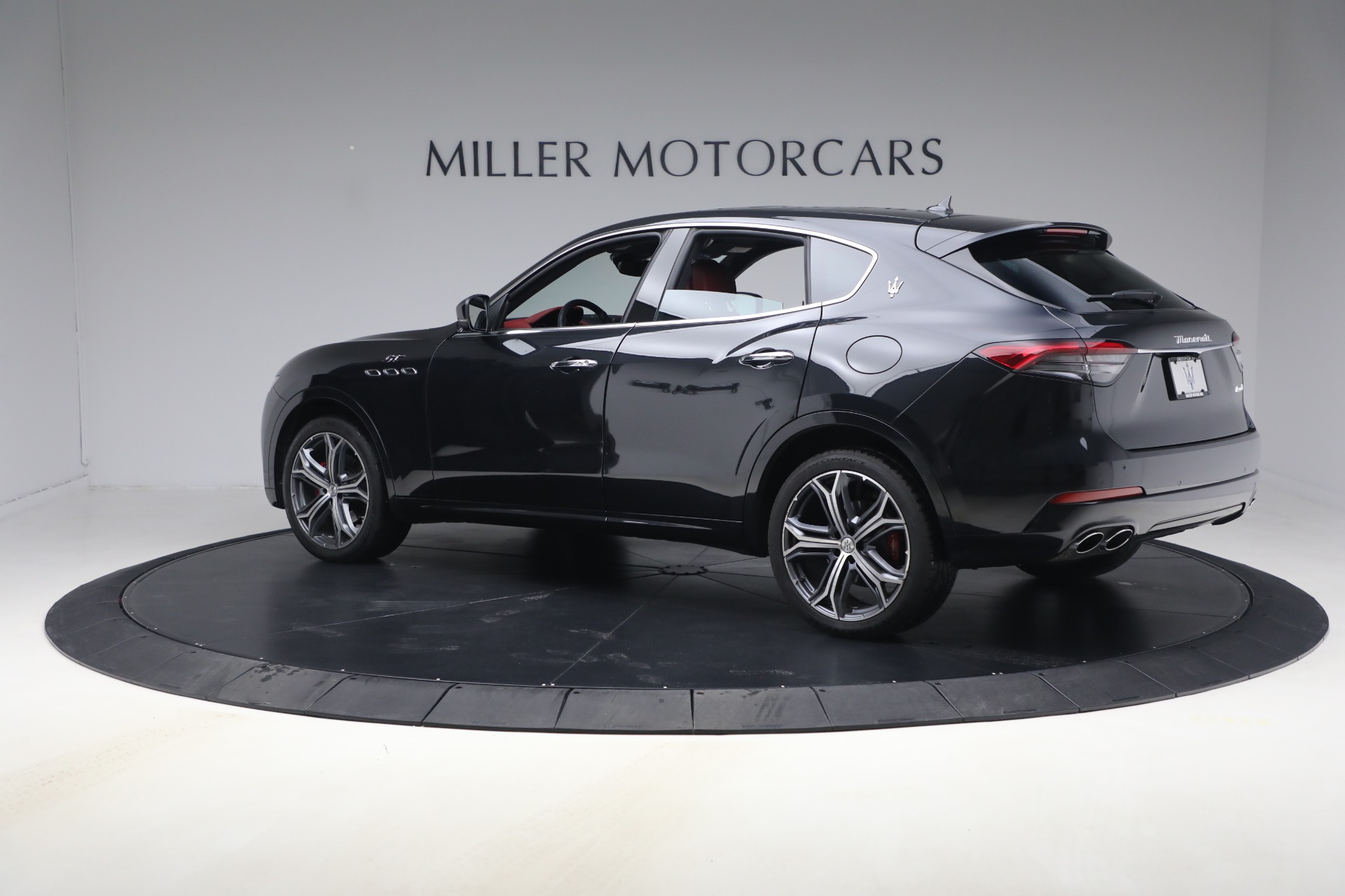 Used-2023-Maserati-Levante-GT