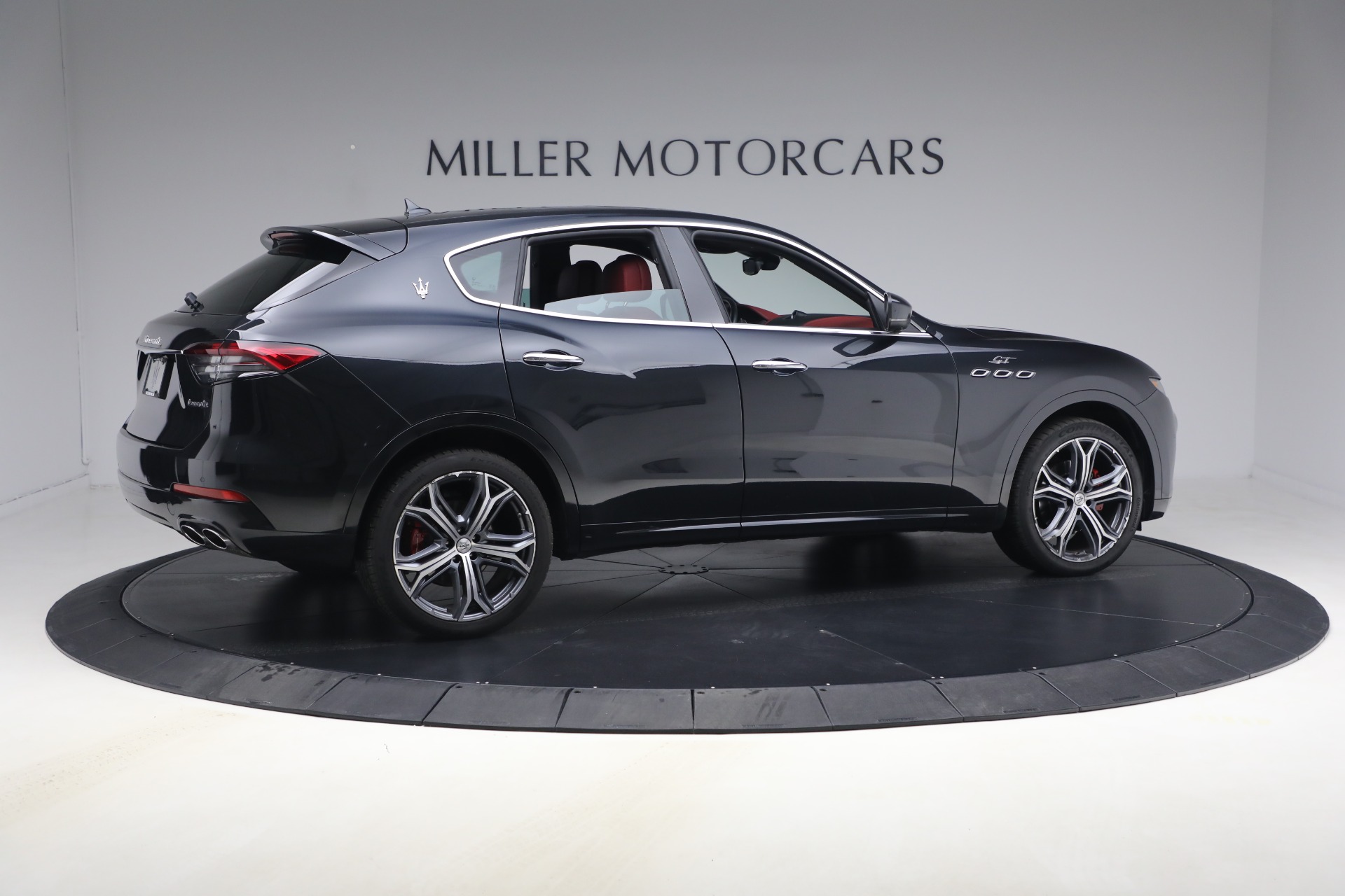 Used-2023-Maserati-Levante-GT