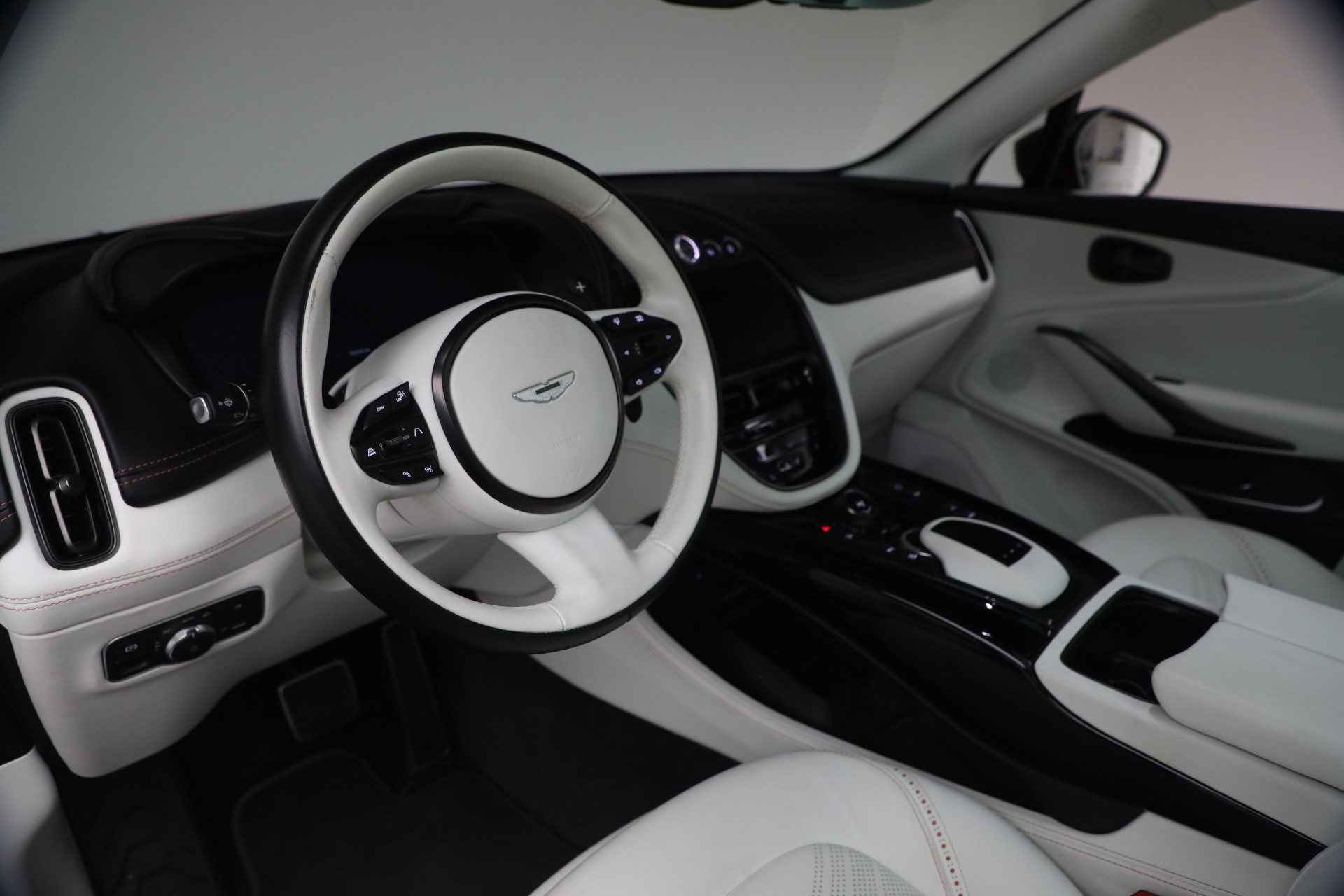 Used-2024-Aston-Martin-DBX-707