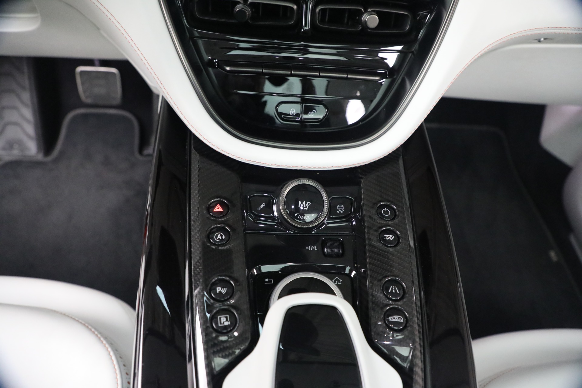Used-2024-Aston-Martin-DBX-707