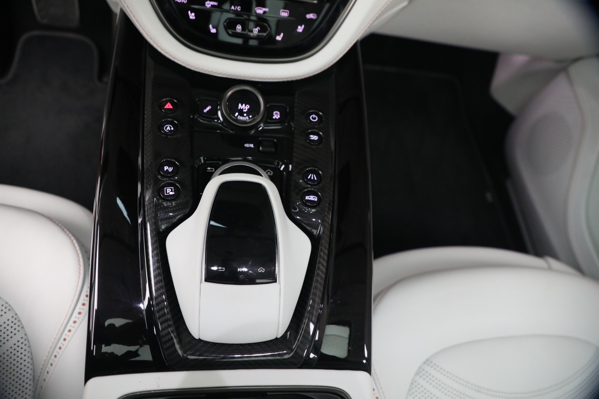 Used-2024-Aston-Martin-DBX-707