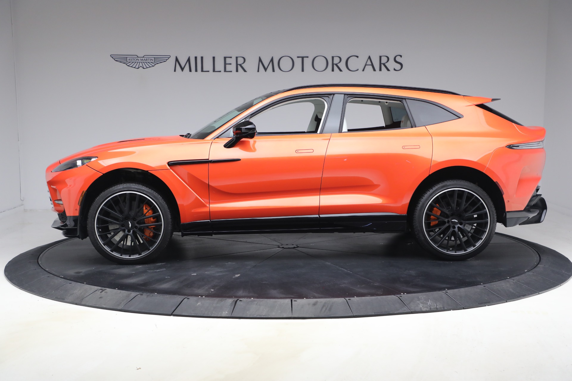 Used-2024-Aston-Martin-DBX-707