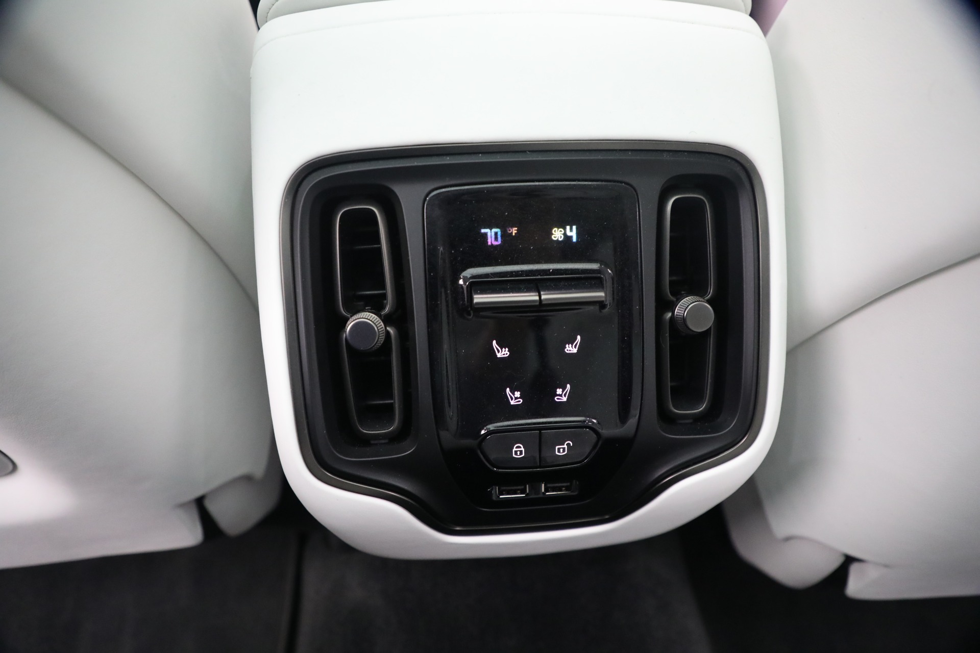Used-2024-Aston-Martin-DBX-707