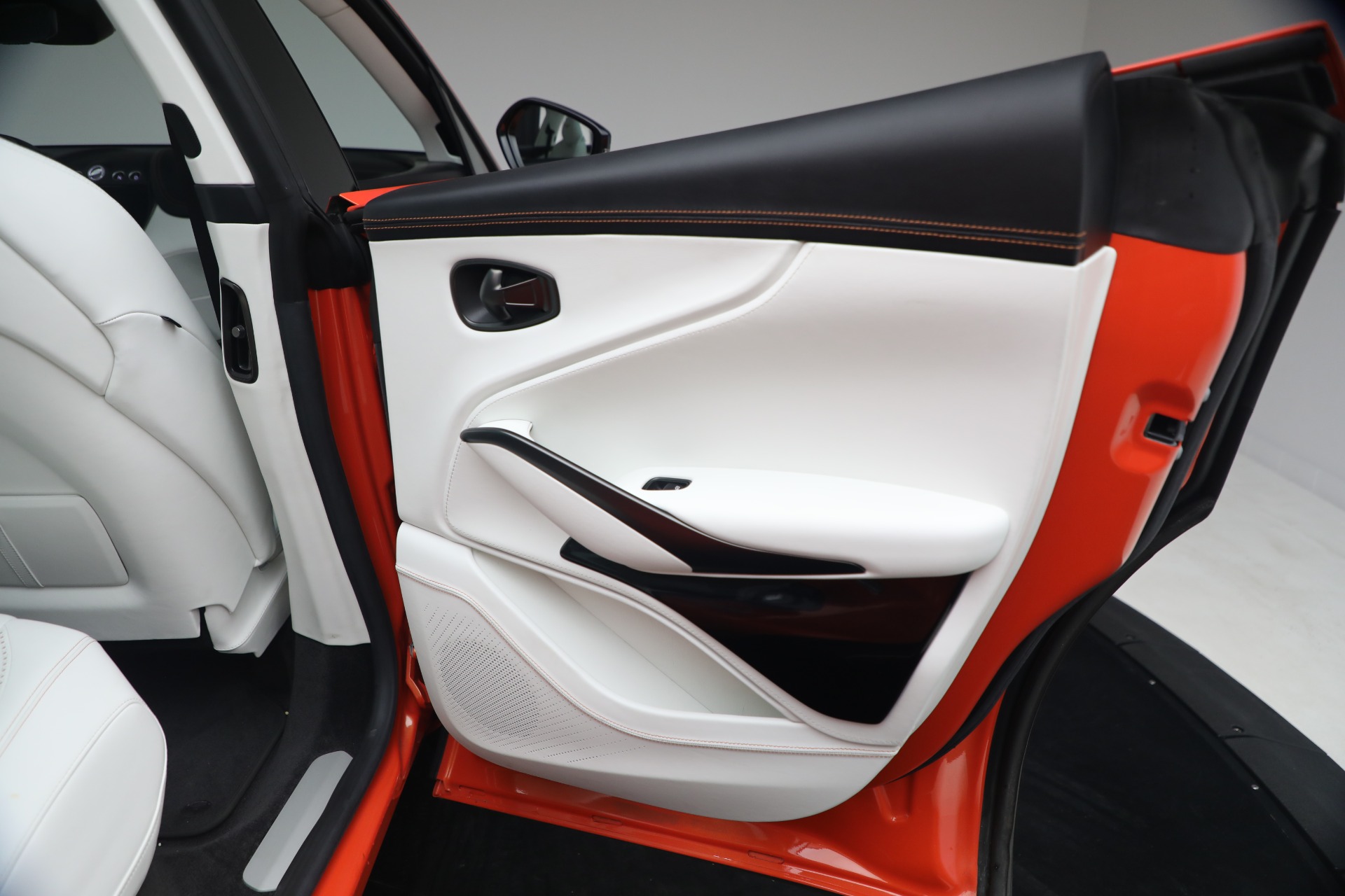 Used-2024-Aston-Martin-DBX-707