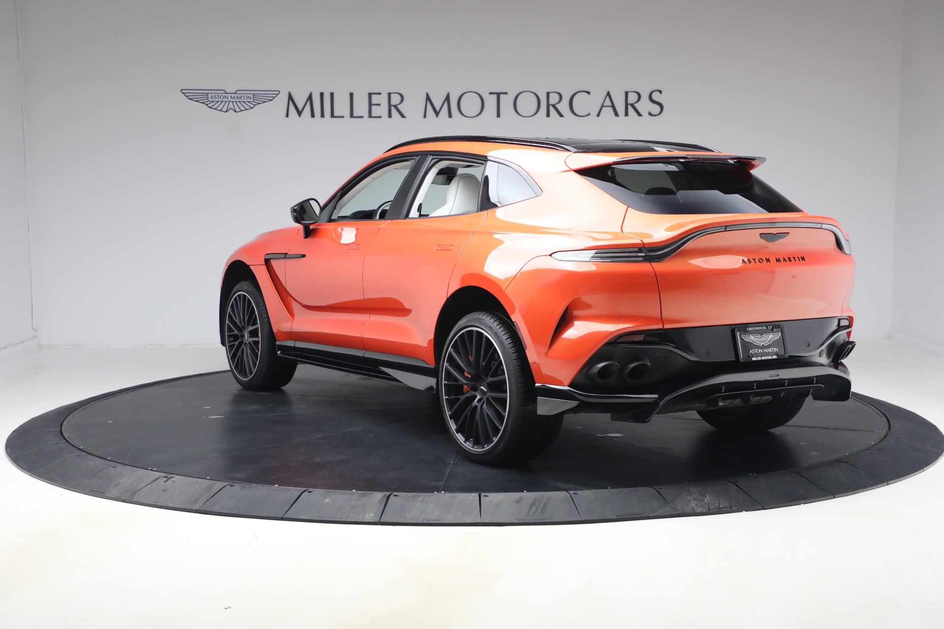 Used-2024-Aston-Martin-DBX-707