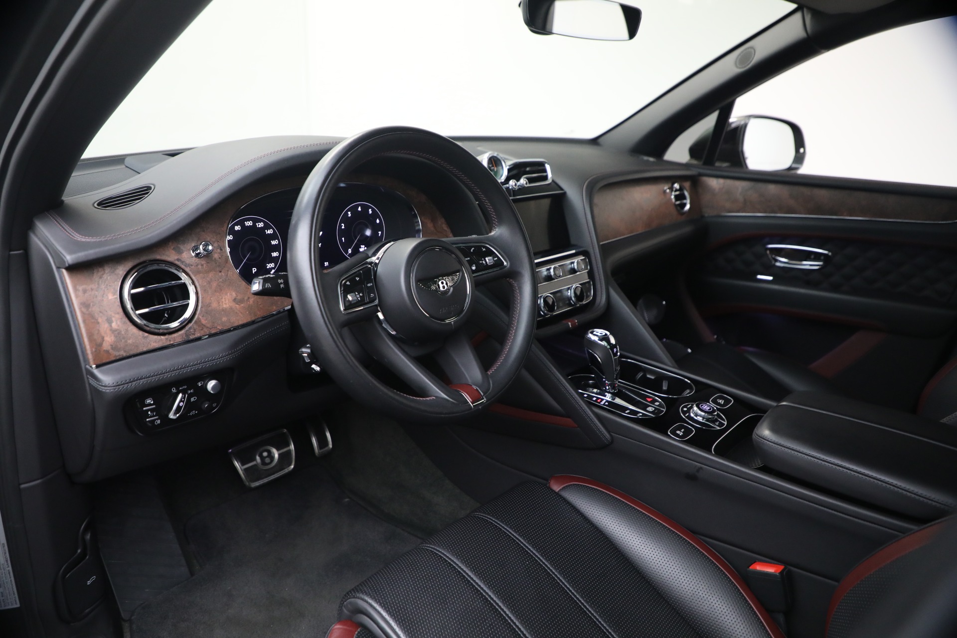 Used-2022-Bentley-Bentayga-V8