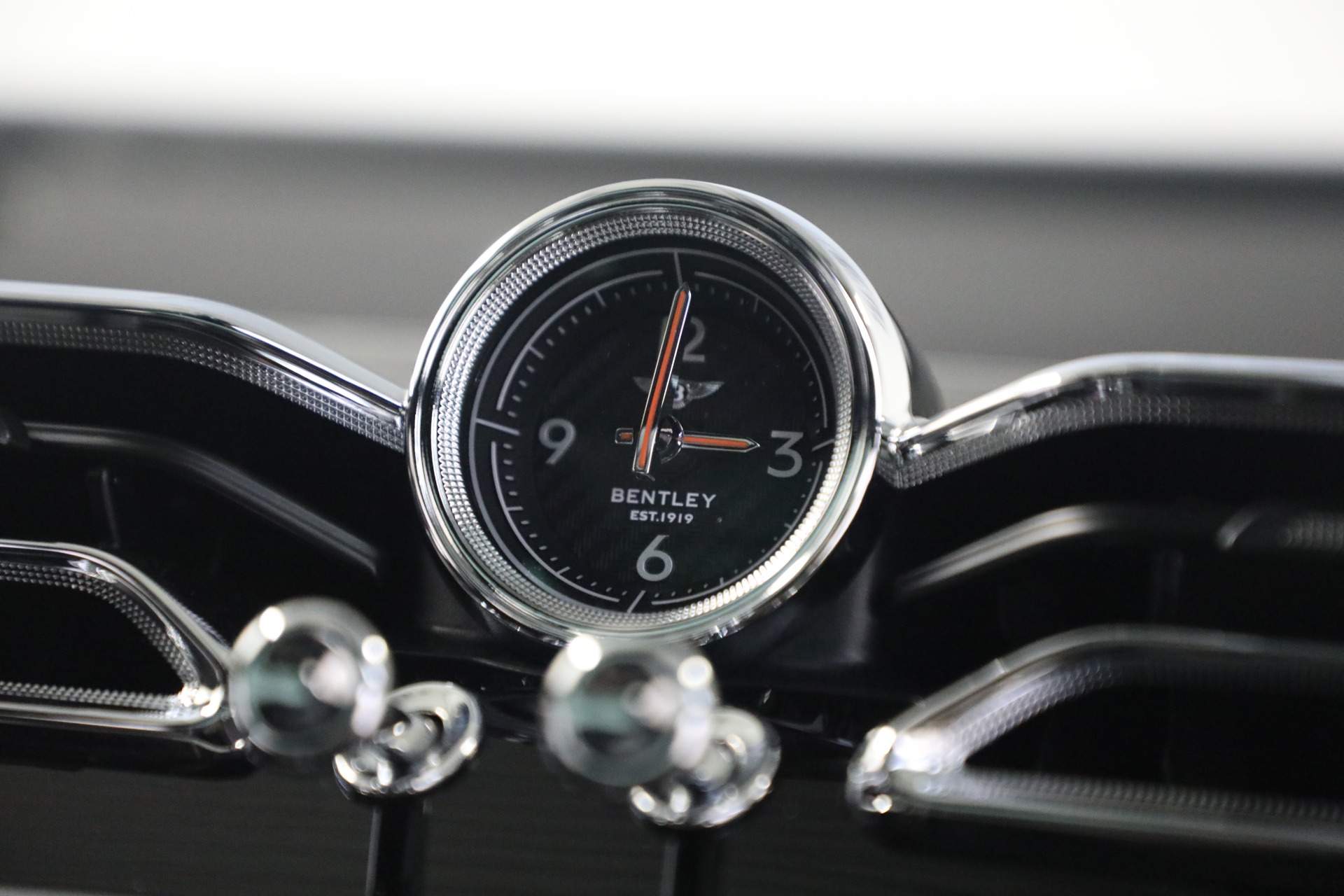 Used-2022-Bentley-Bentayga-V8