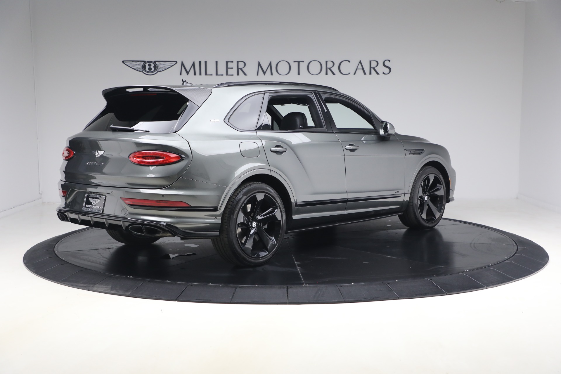 Used-2022-Bentley-Bentayga-V8