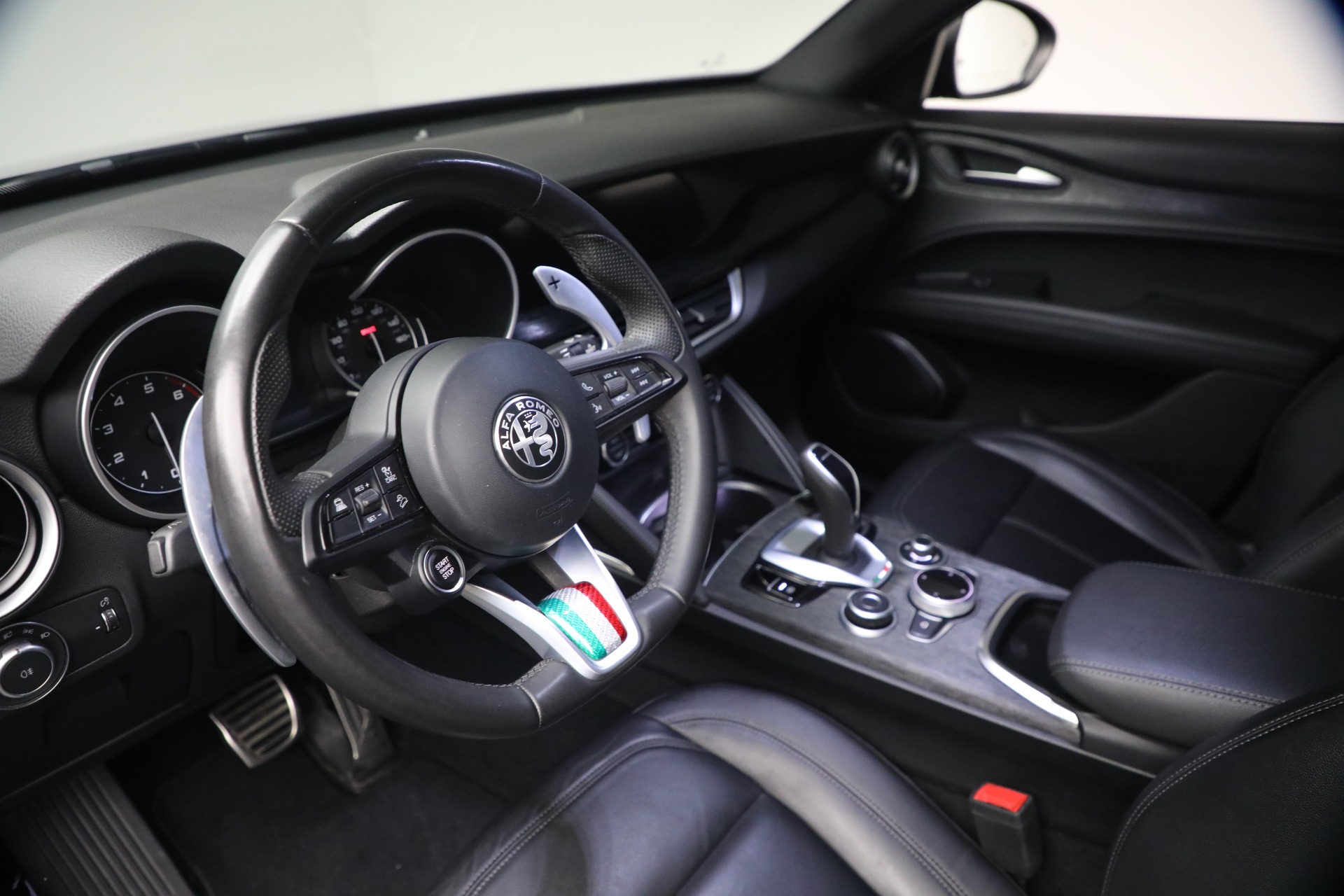 Used-2022-Alfa-Romeo-Stelvio-Sprint