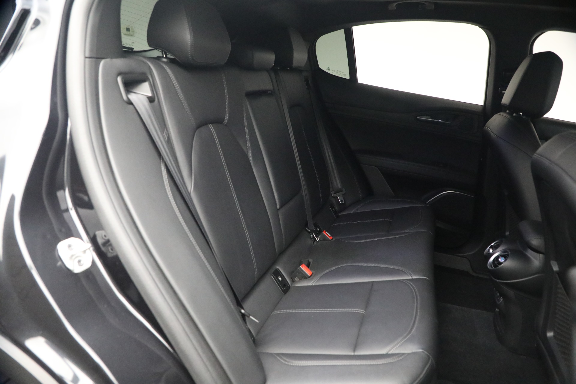 Used-2022-Alfa-Romeo-Stelvio-Sprint