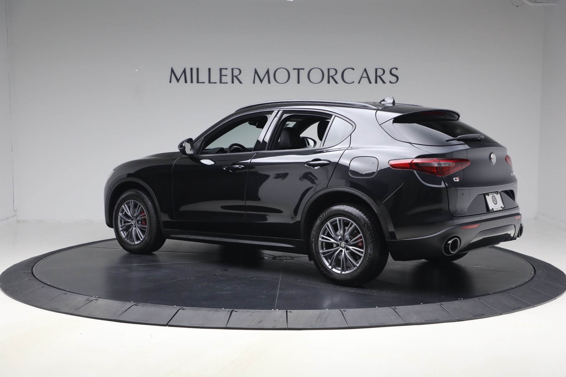 Used-2022-Alfa-Romeo-Stelvio-Sprint
