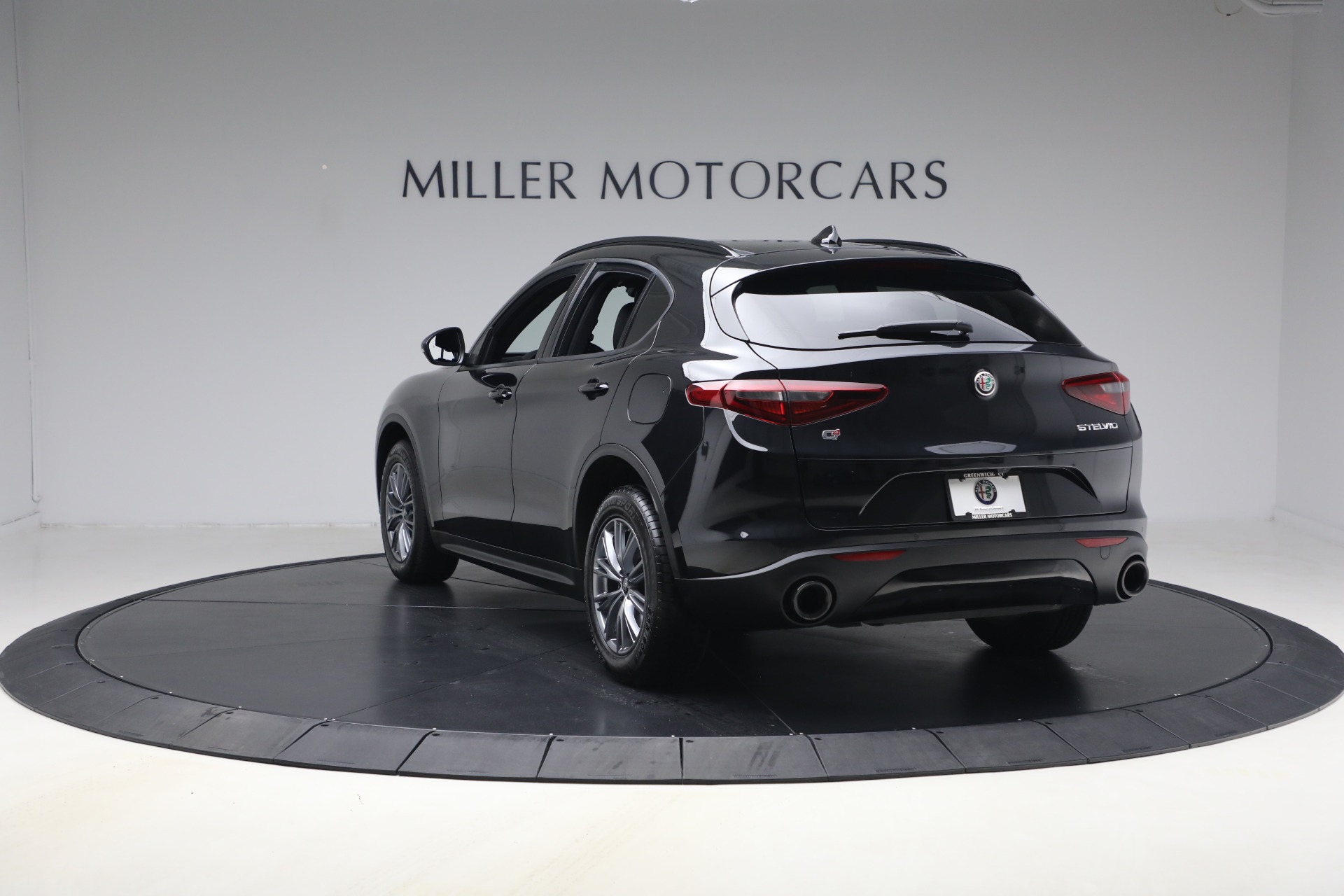 Used-2022-Alfa-Romeo-Stelvio-Sprint