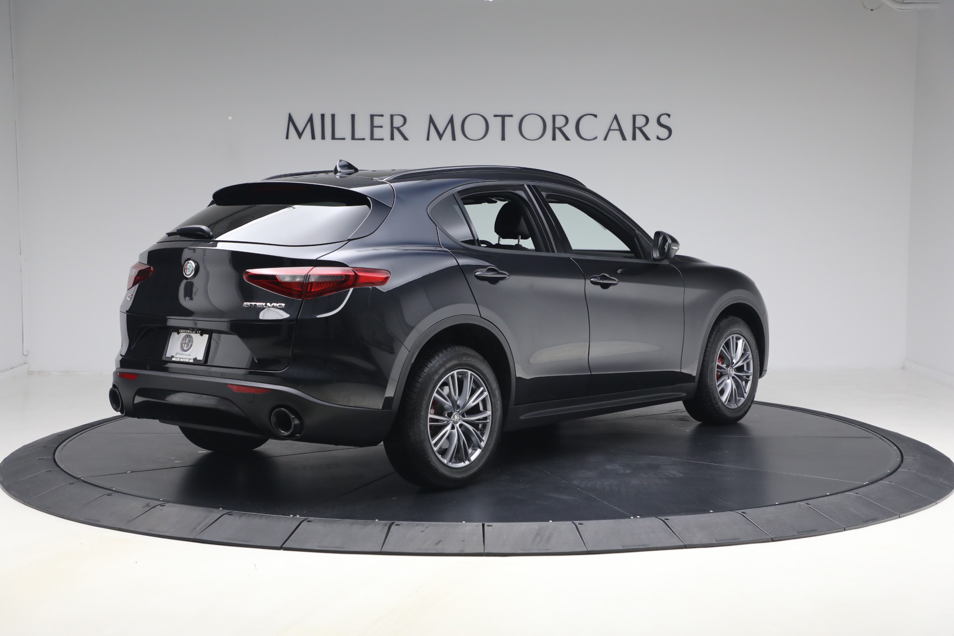 Used-2022-Alfa-Romeo-Stelvio-Sprint