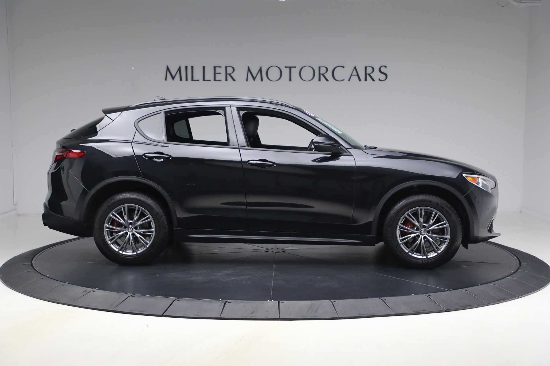 Used-2022-Alfa-Romeo-Stelvio-Sprint