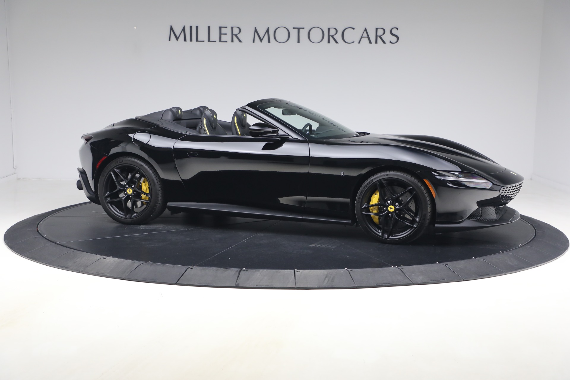 Used-2025-Ferrari-Roma-Spider