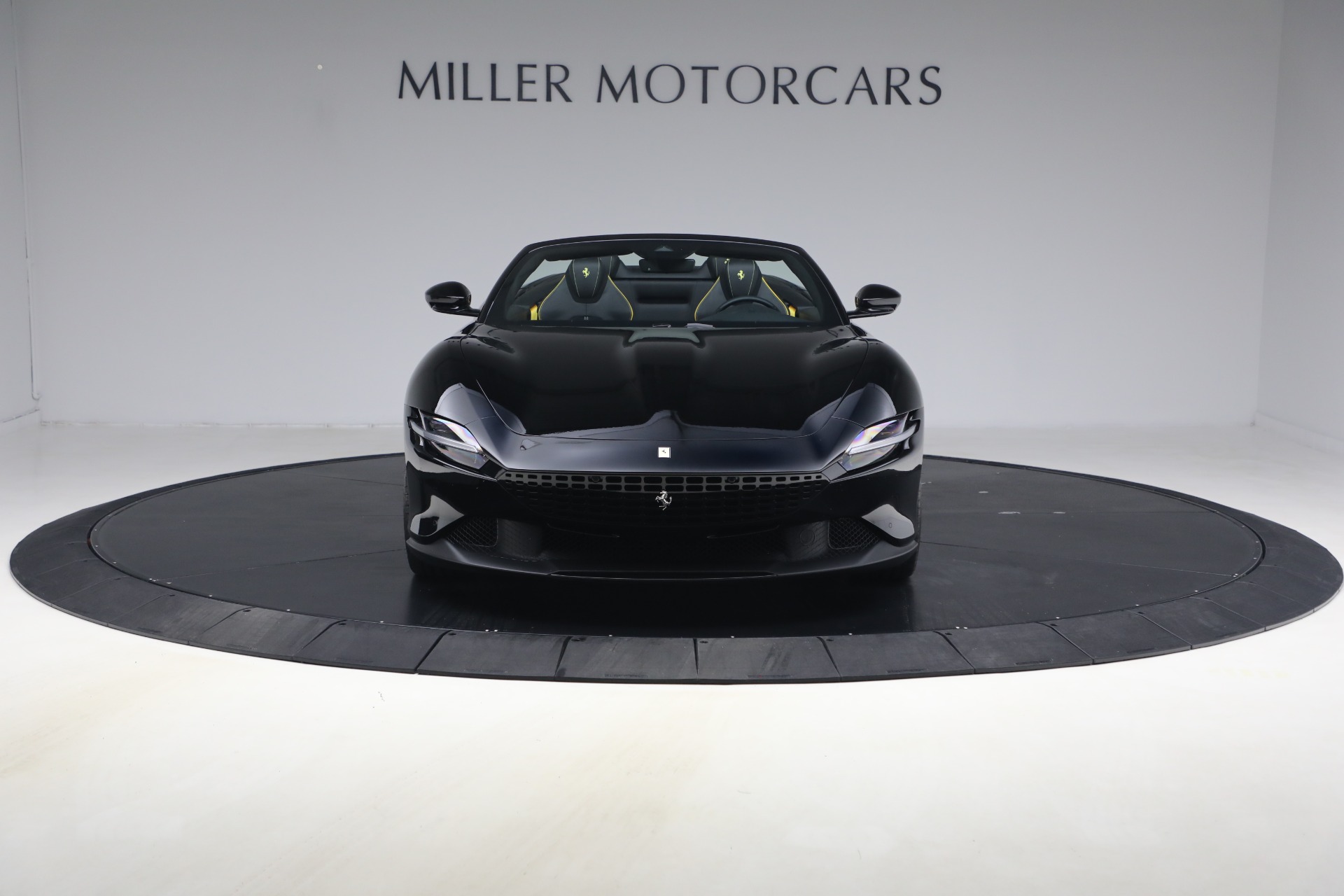 Used-2025-Ferrari-Roma-Spider