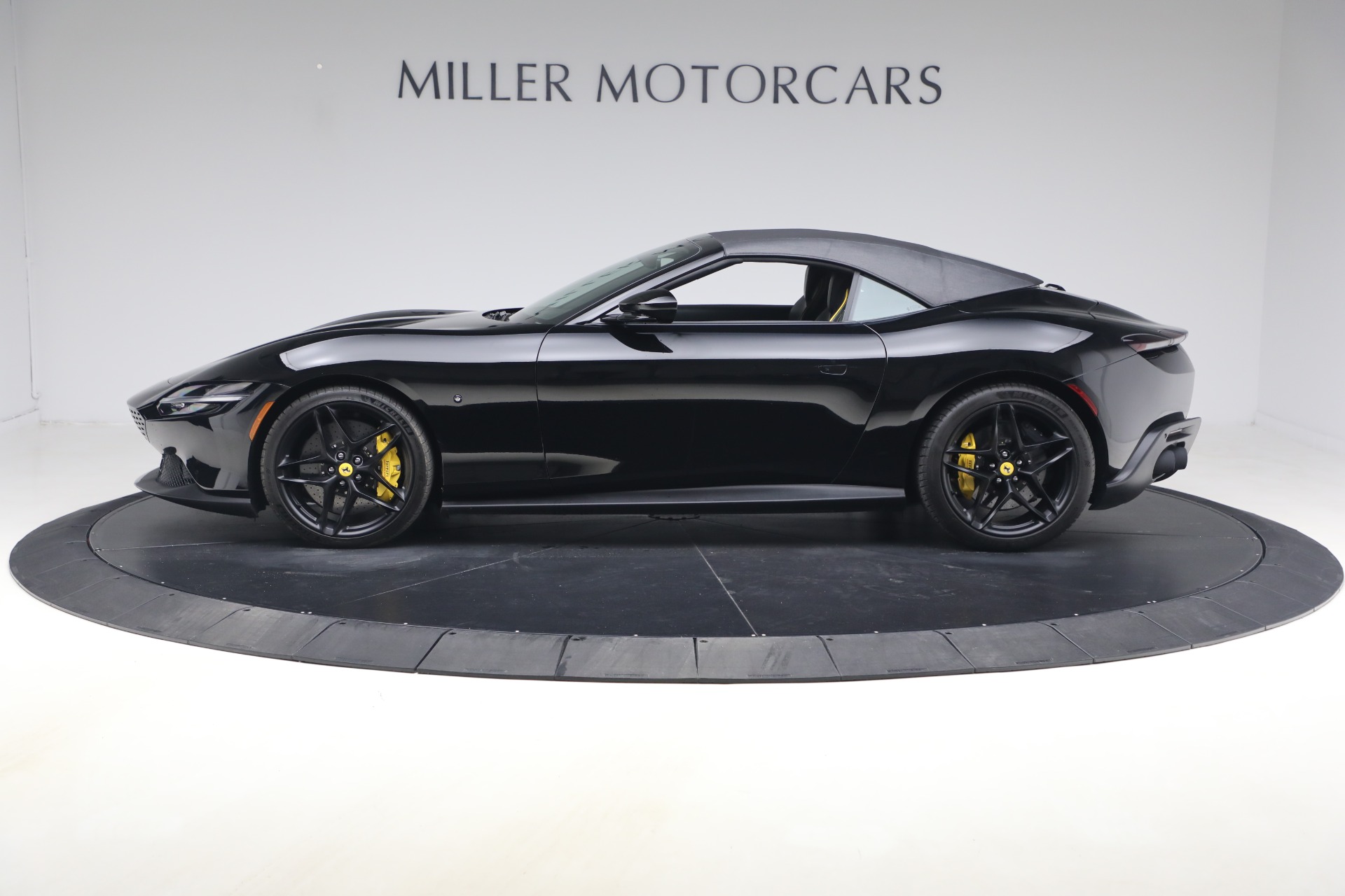 Used-2025-Ferrari-Roma-Spider