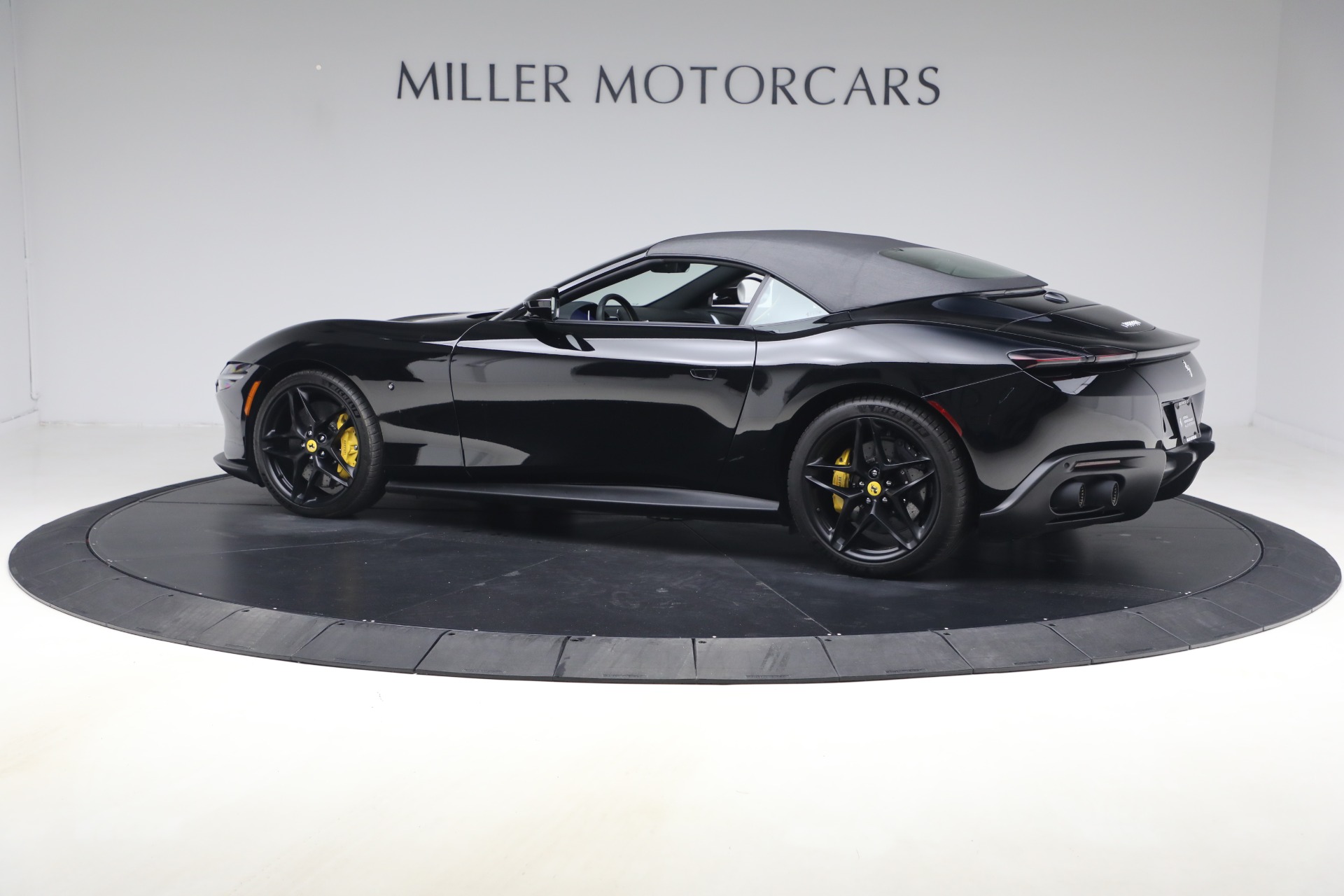 Used-2025-Ferrari-Roma-Spider