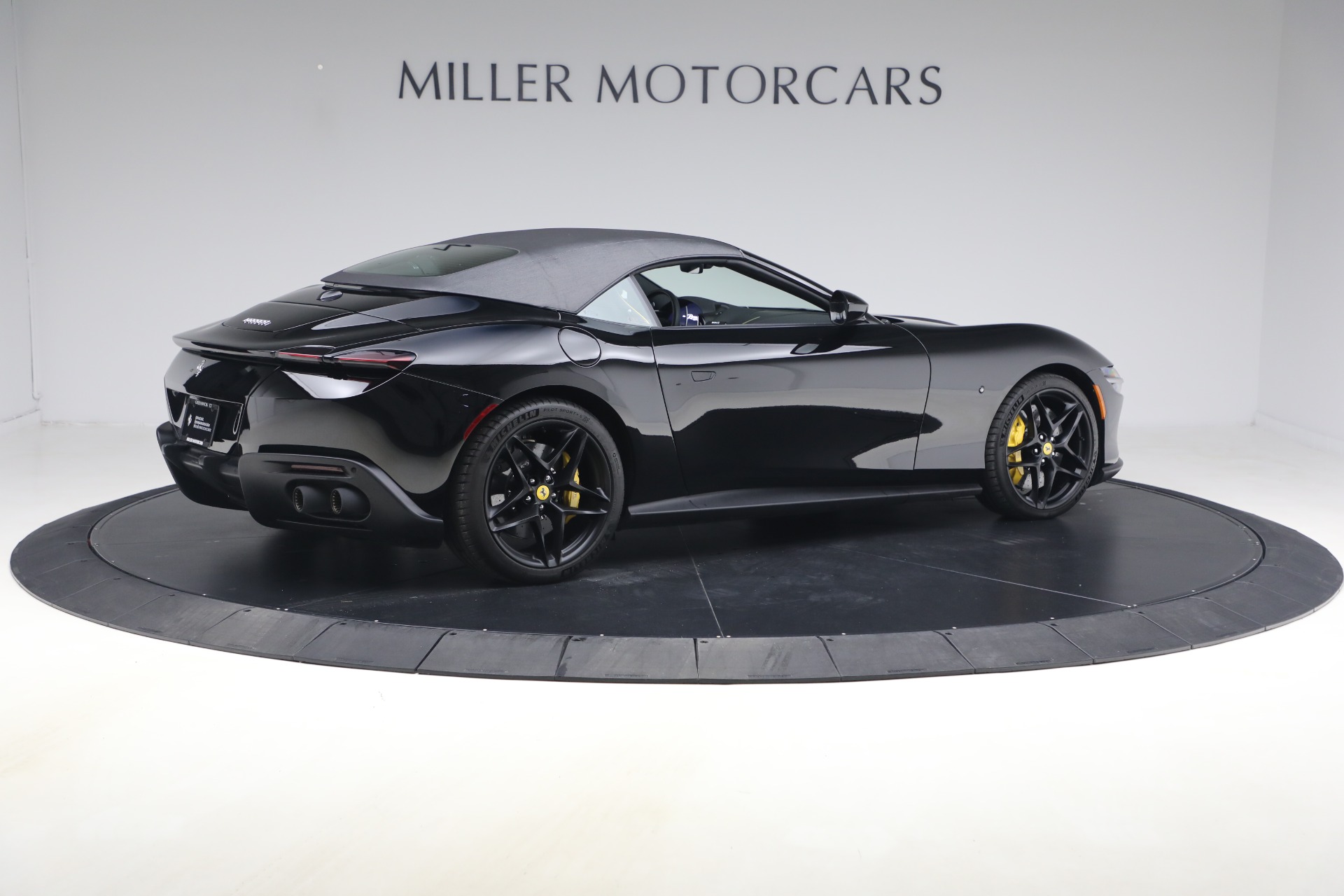 Used-2025-Ferrari-Roma-Spider
