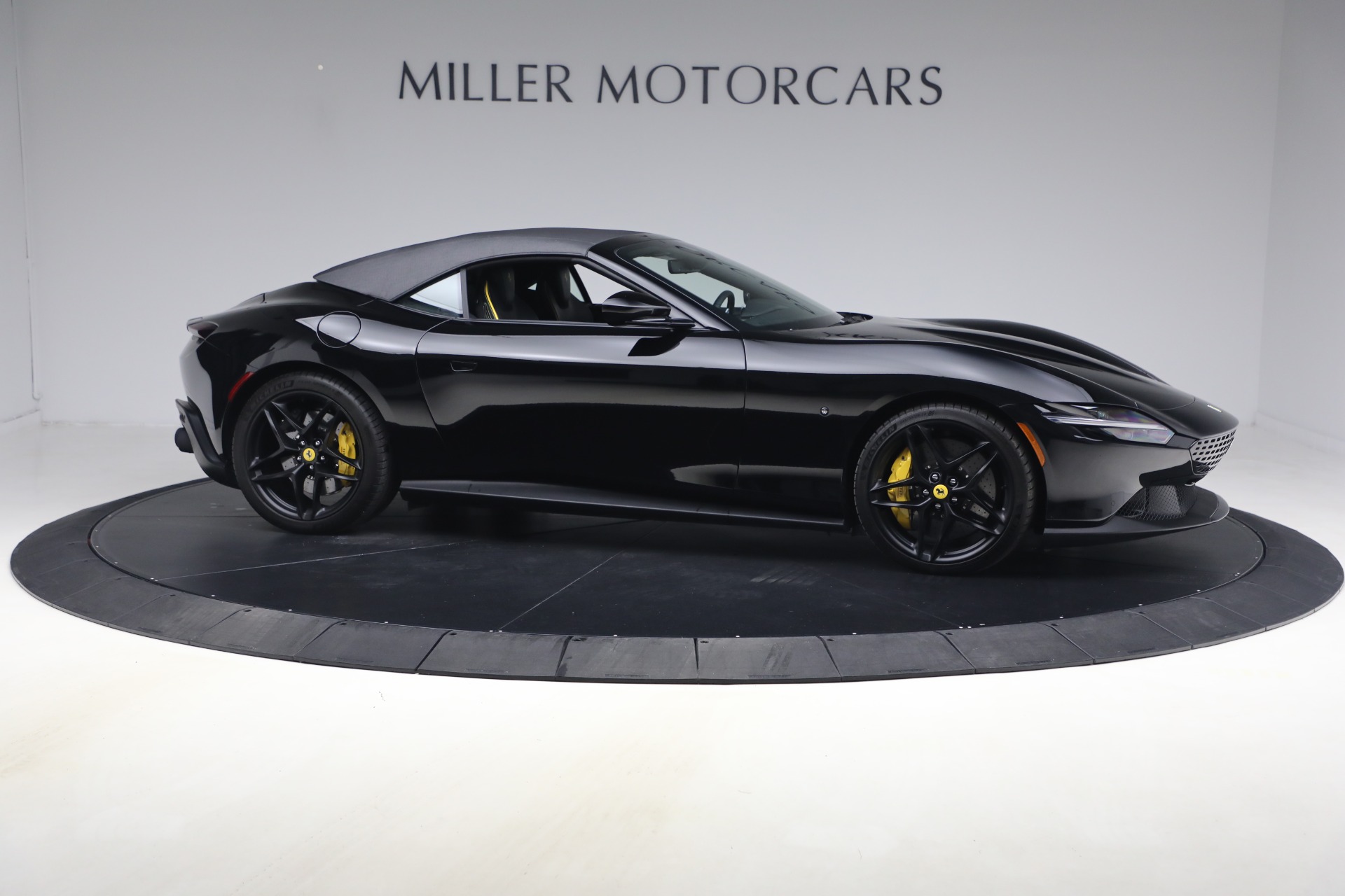 Used-2025-Ferrari-Roma-Spider