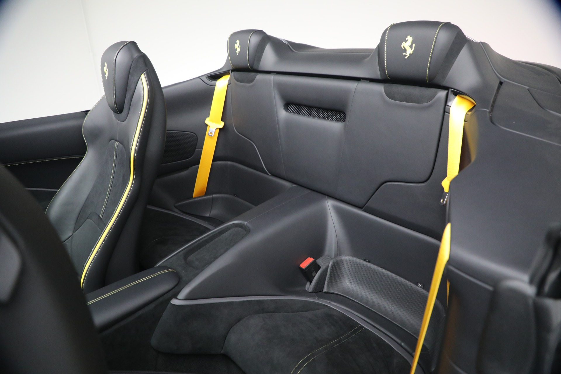 Used-2025-Ferrari-Roma-Spider