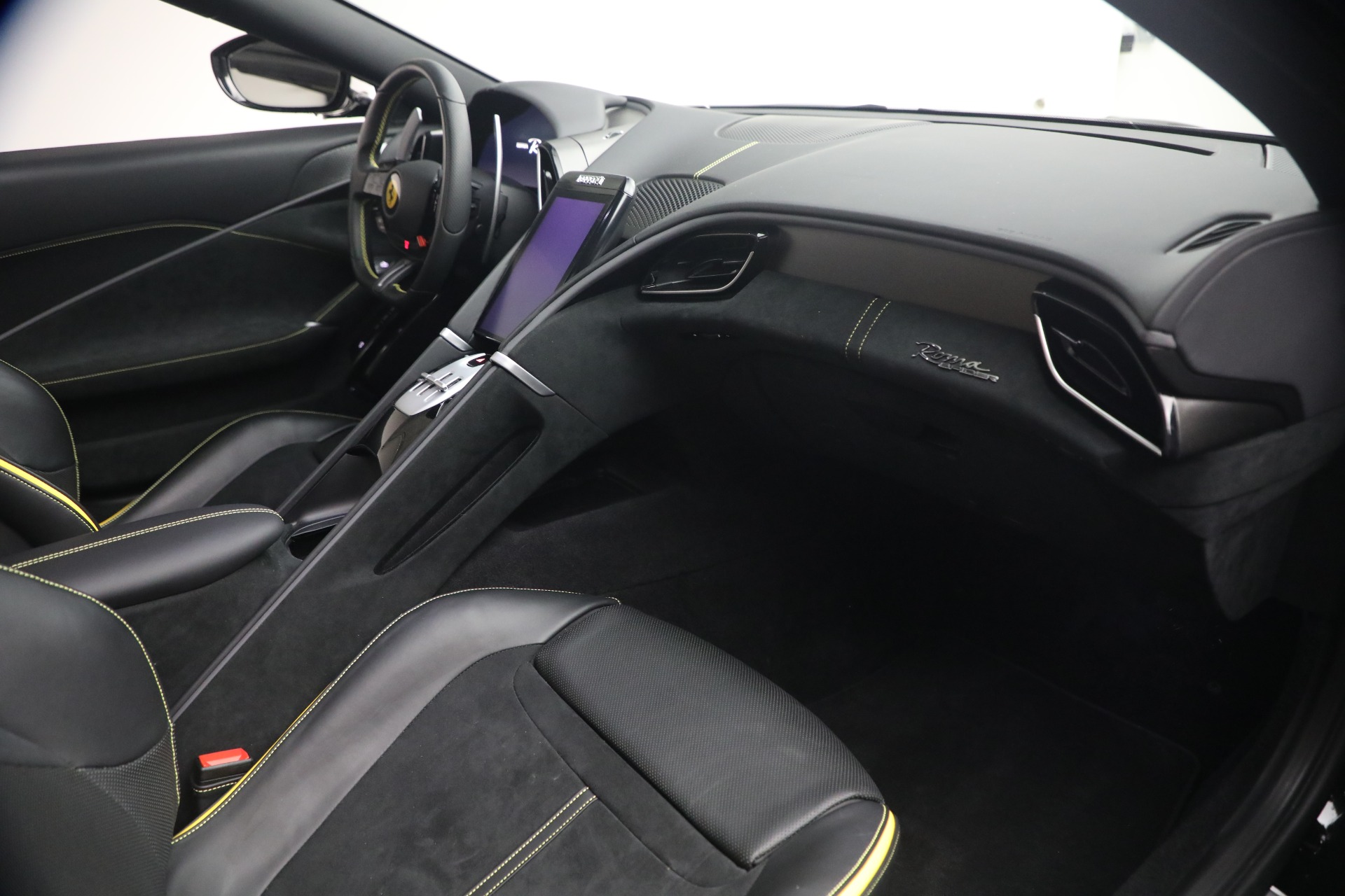 Used-2025-Ferrari-Roma-Spider