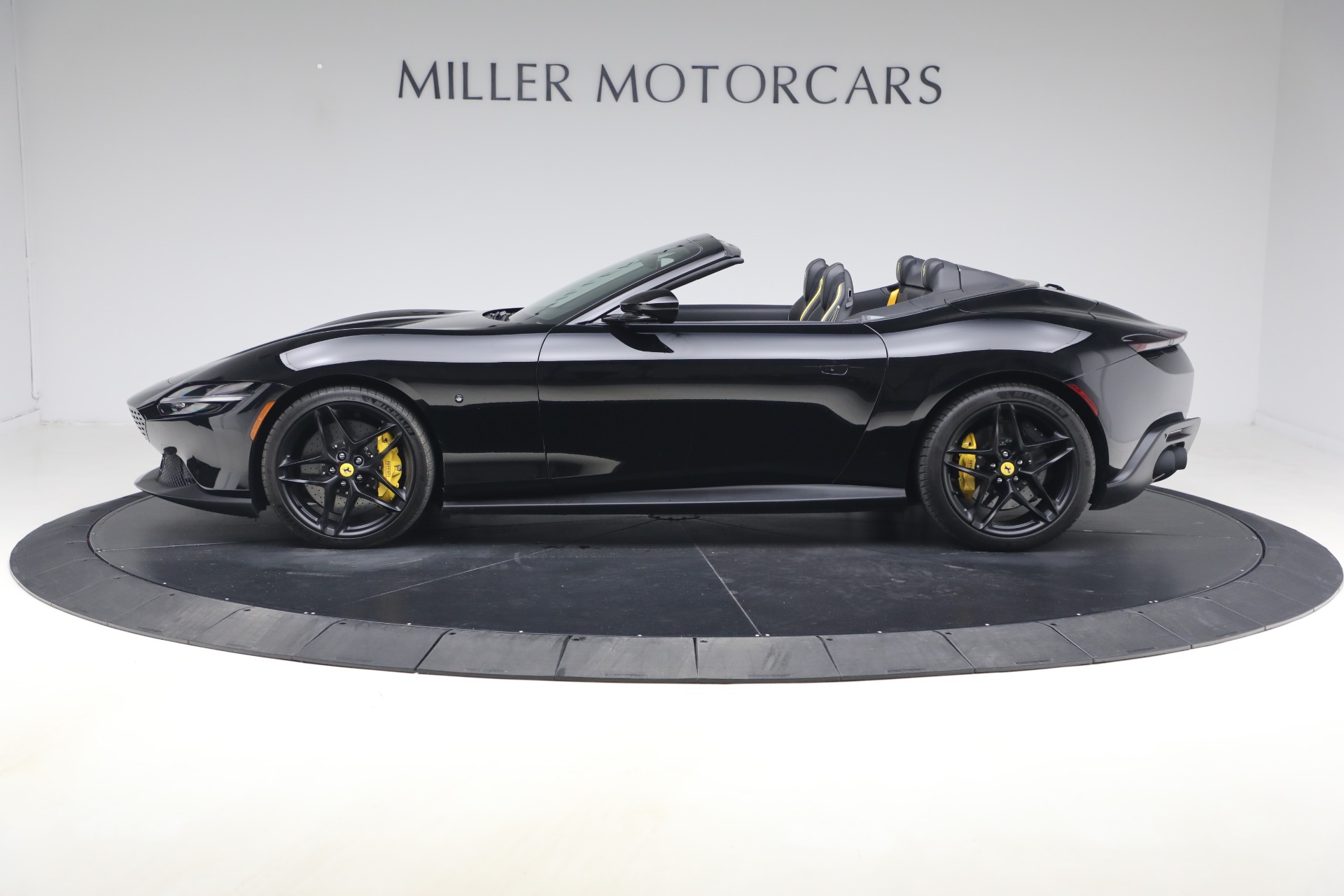 Used-2025-Ferrari-Roma-Spider