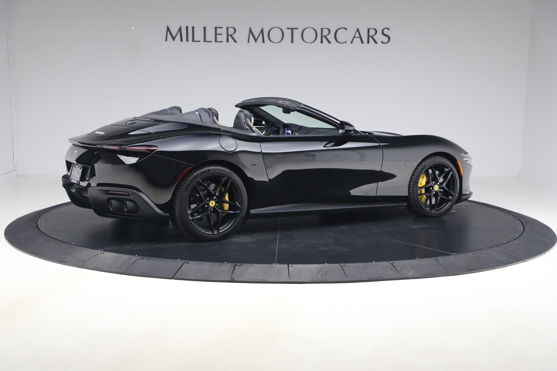 Used-2025-Ferrari-Roma-Spider