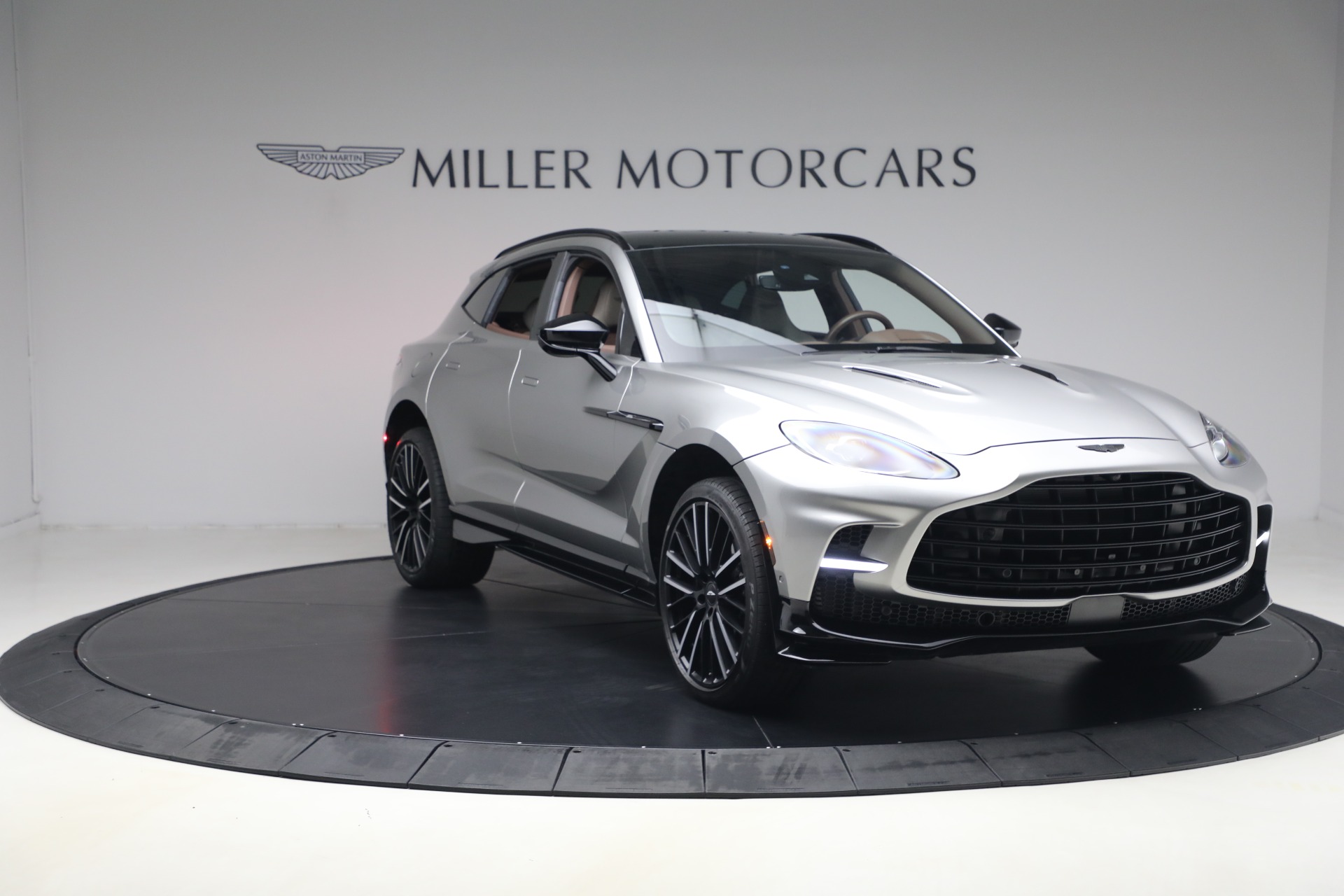 Used-2023-Aston-Martin-DBX-707