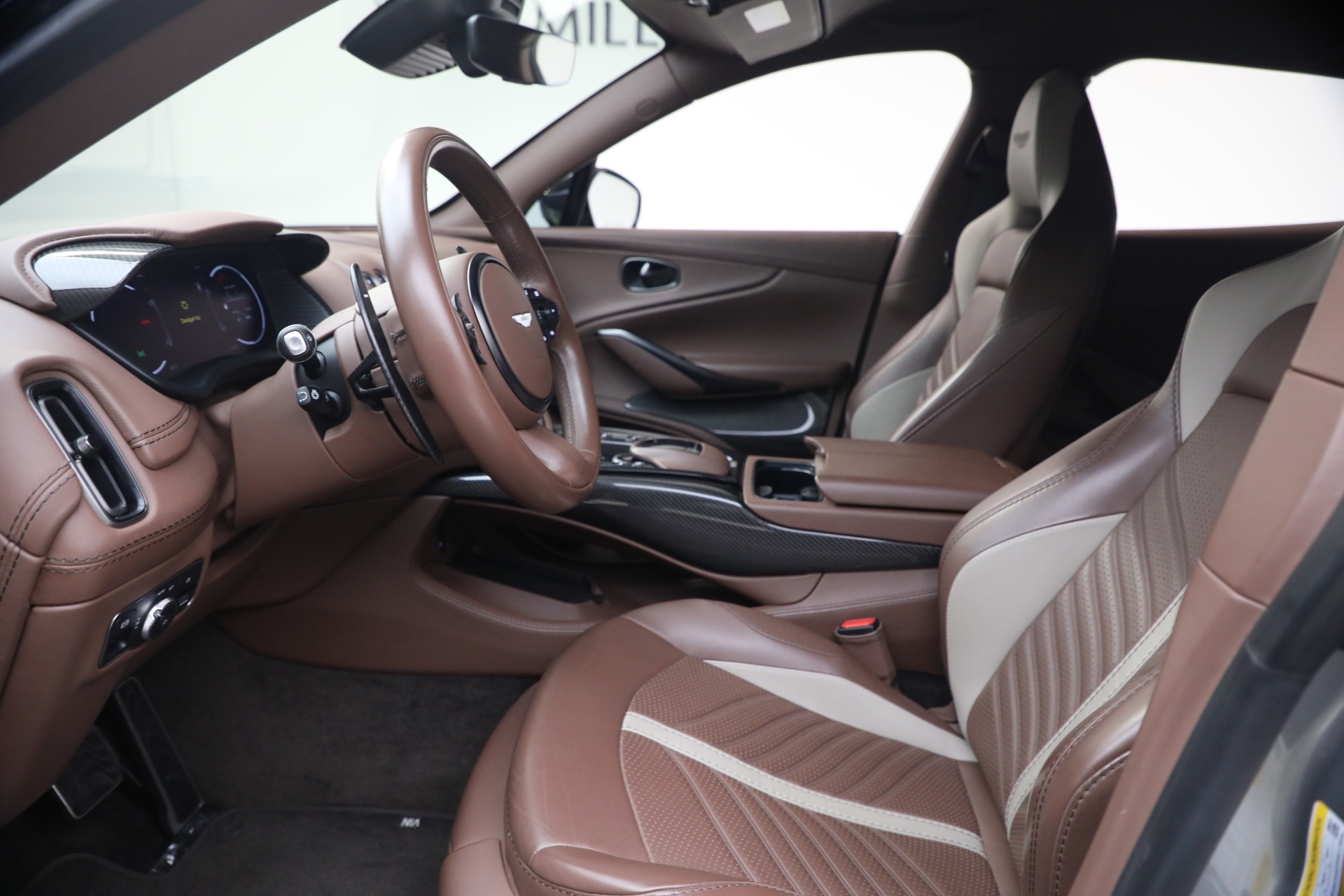 Used-2023-Aston-Martin-DBX-707