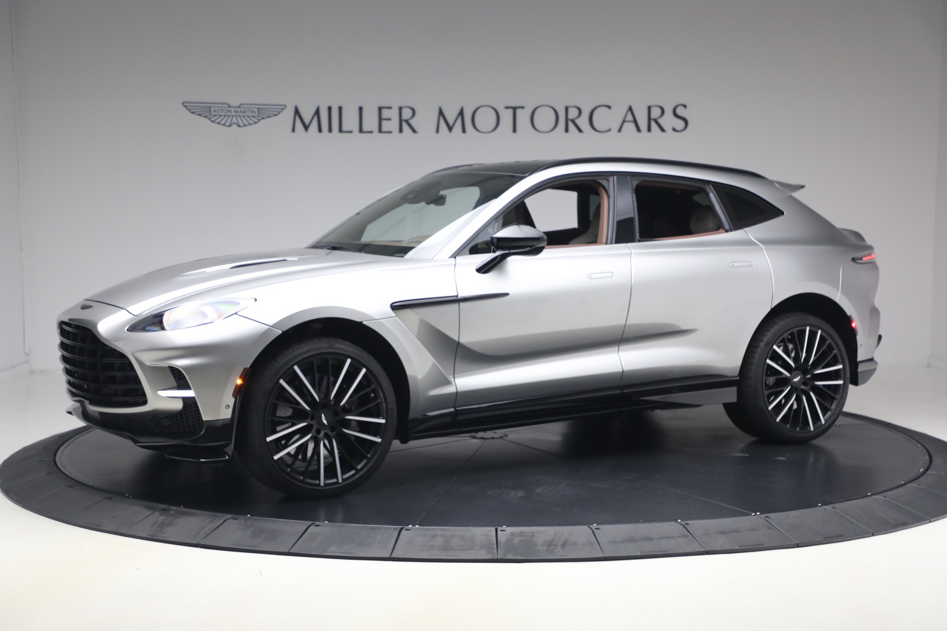 Used-2023-Aston-Martin-DBX-707