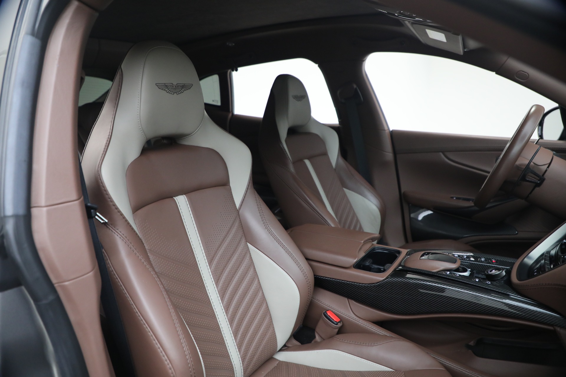 Used-2023-Aston-Martin-DBX-707