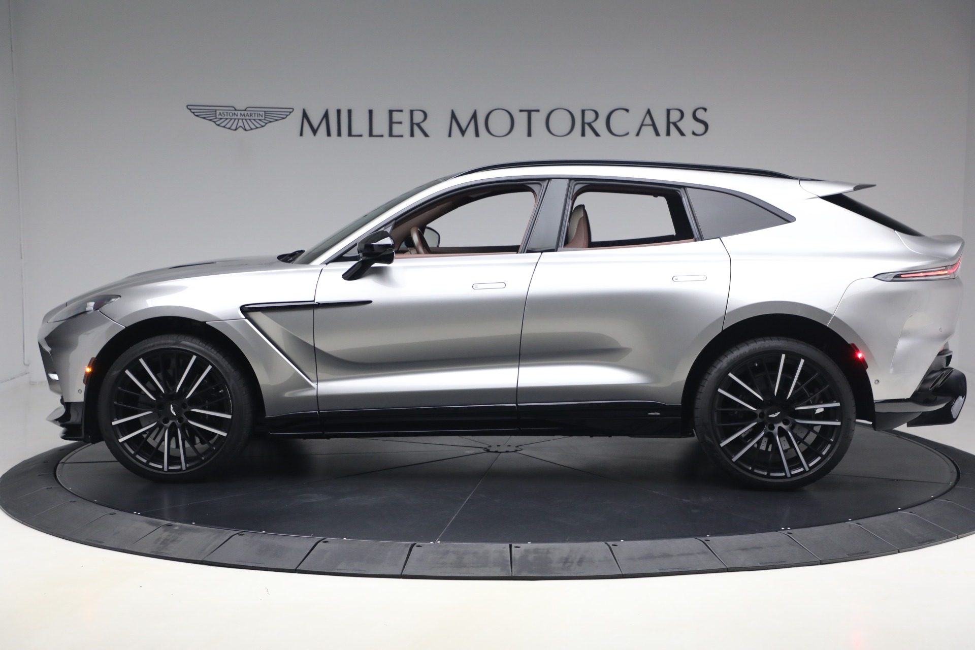 Used-2023-Aston-Martin-DBX-707