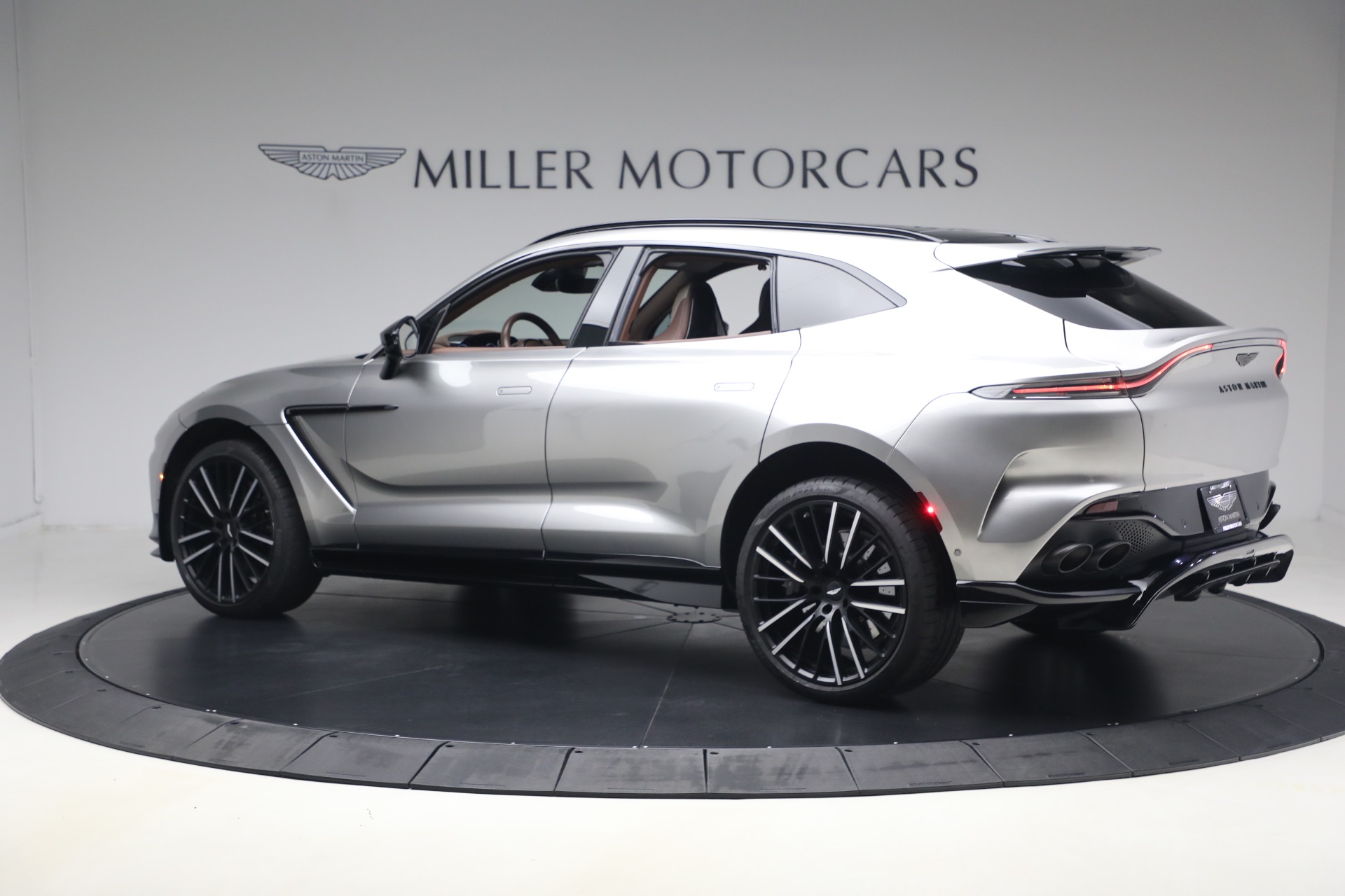 Used-2023-Aston-Martin-DBX-707