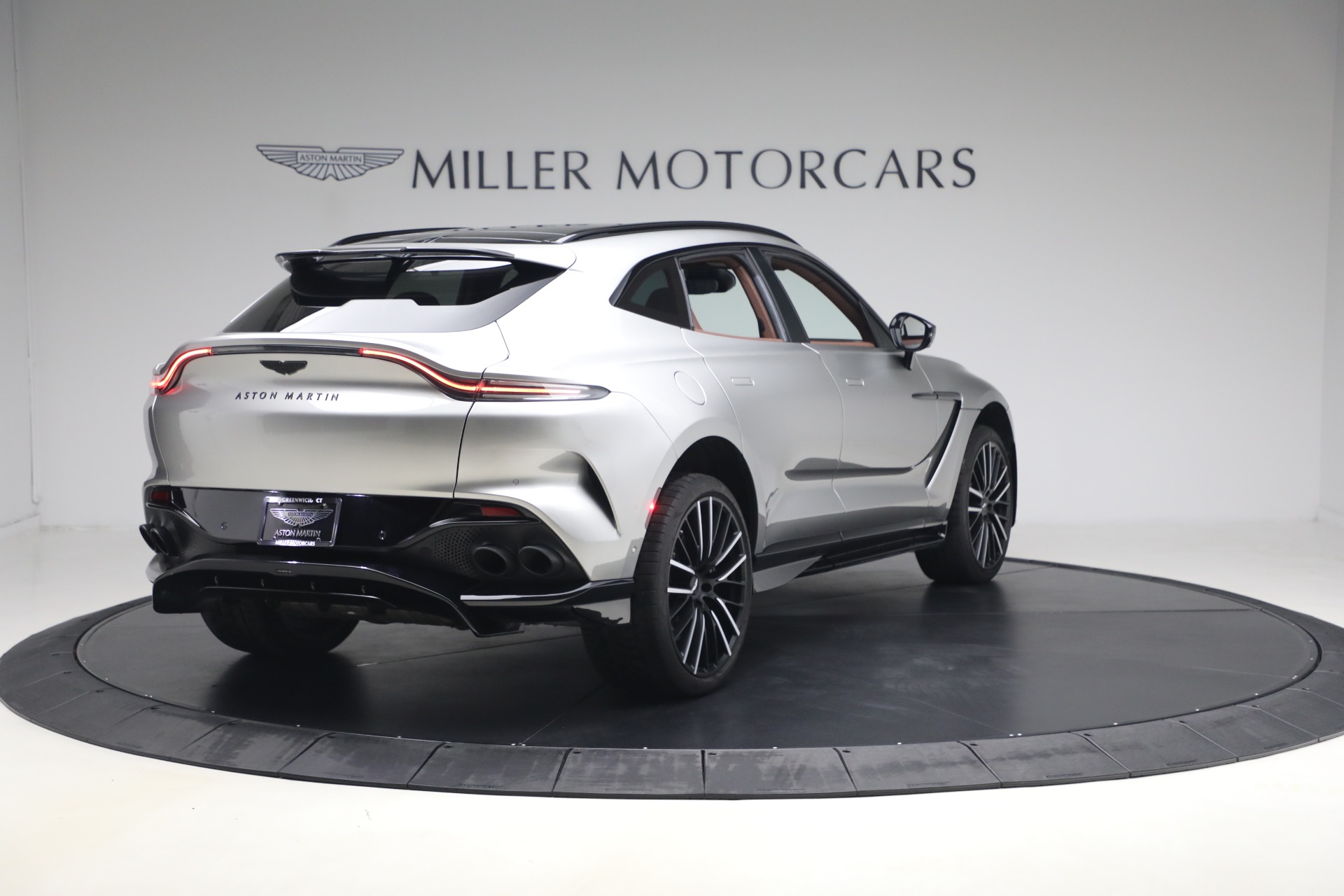 Used-2023-Aston-Martin-DBX-707