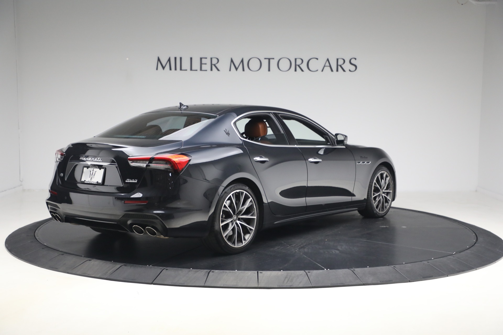 Used-2023-Maserati-Ghibli-Modena-Q4